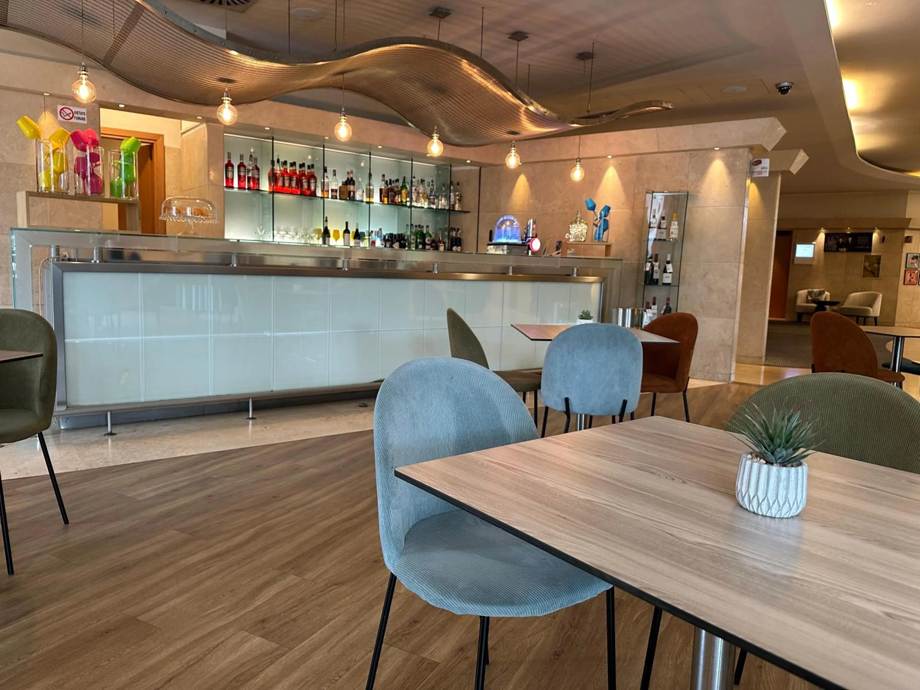 Lounge or bar in Novotel Roma Est