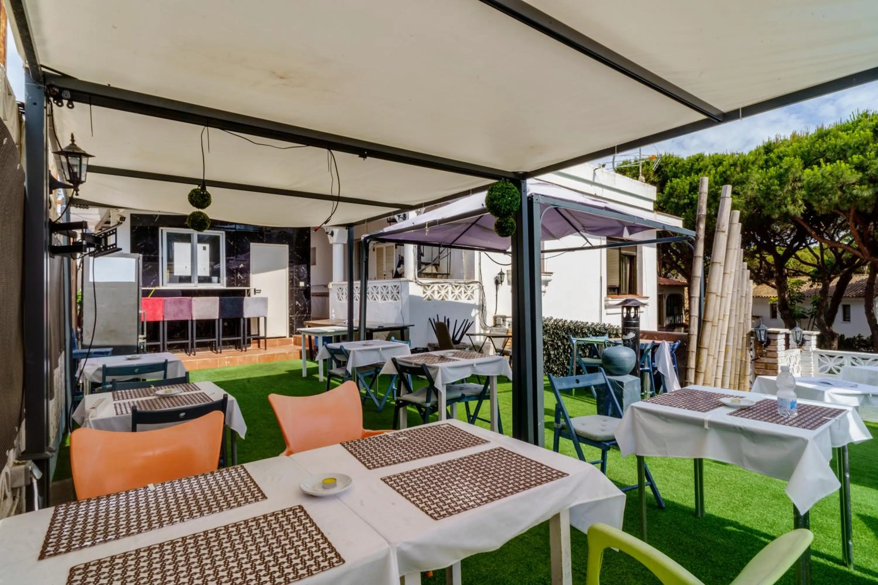 Restaurant/places to eat in Villa Costa Marbella