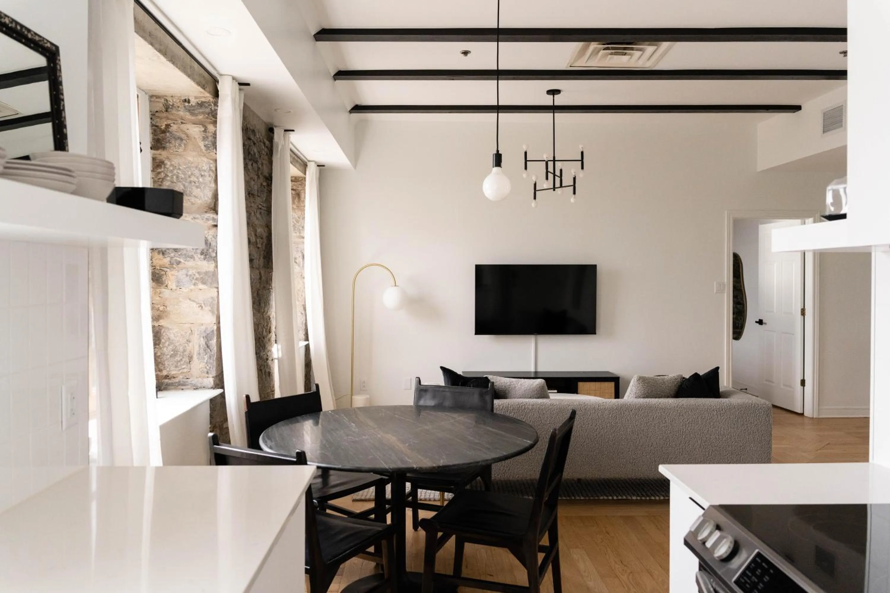 TV and multimedia in Maison Rasco by Luxury In Transit