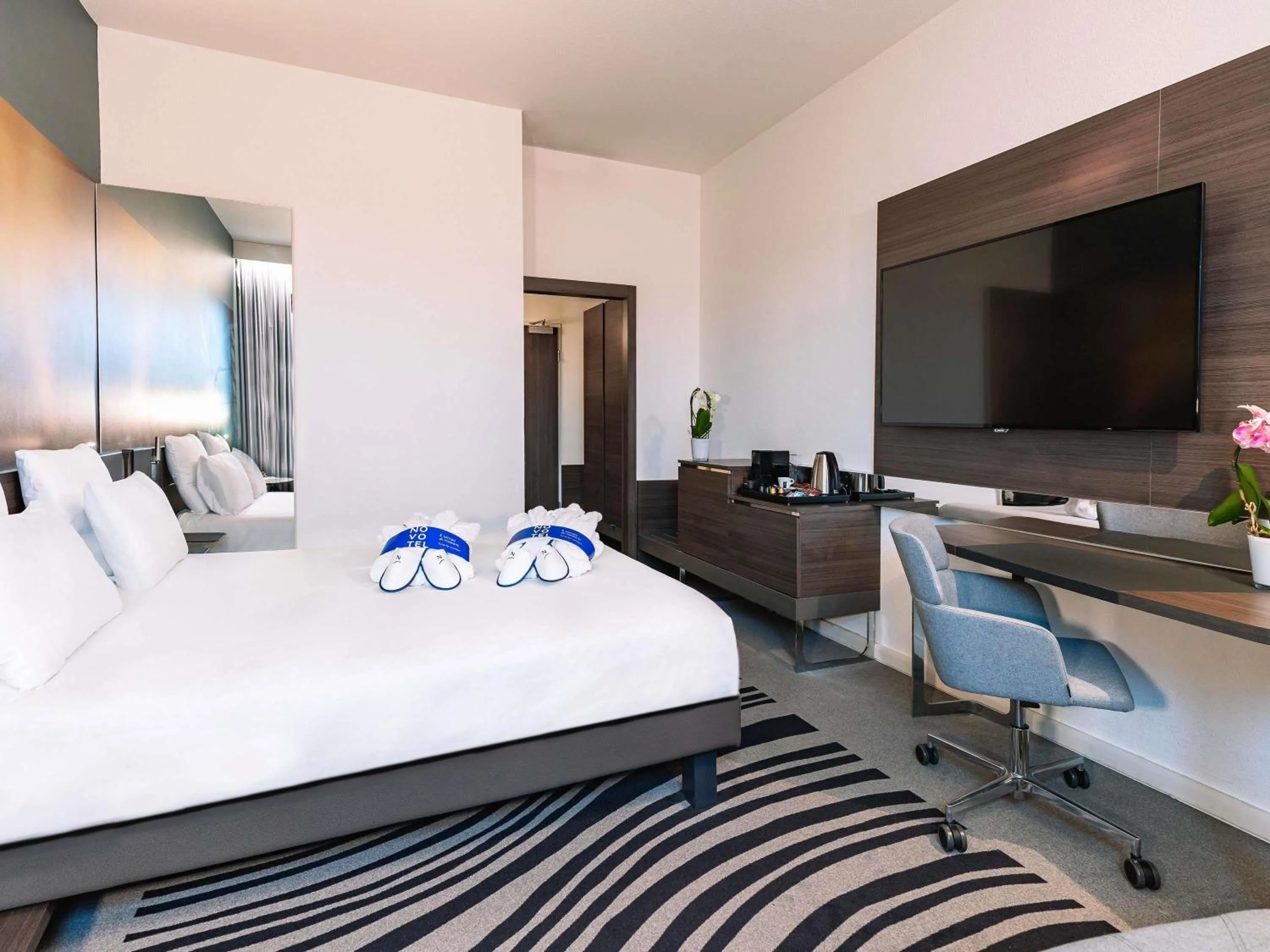 Bedroom, Bed in Novotel Milano Linate Aeroporto