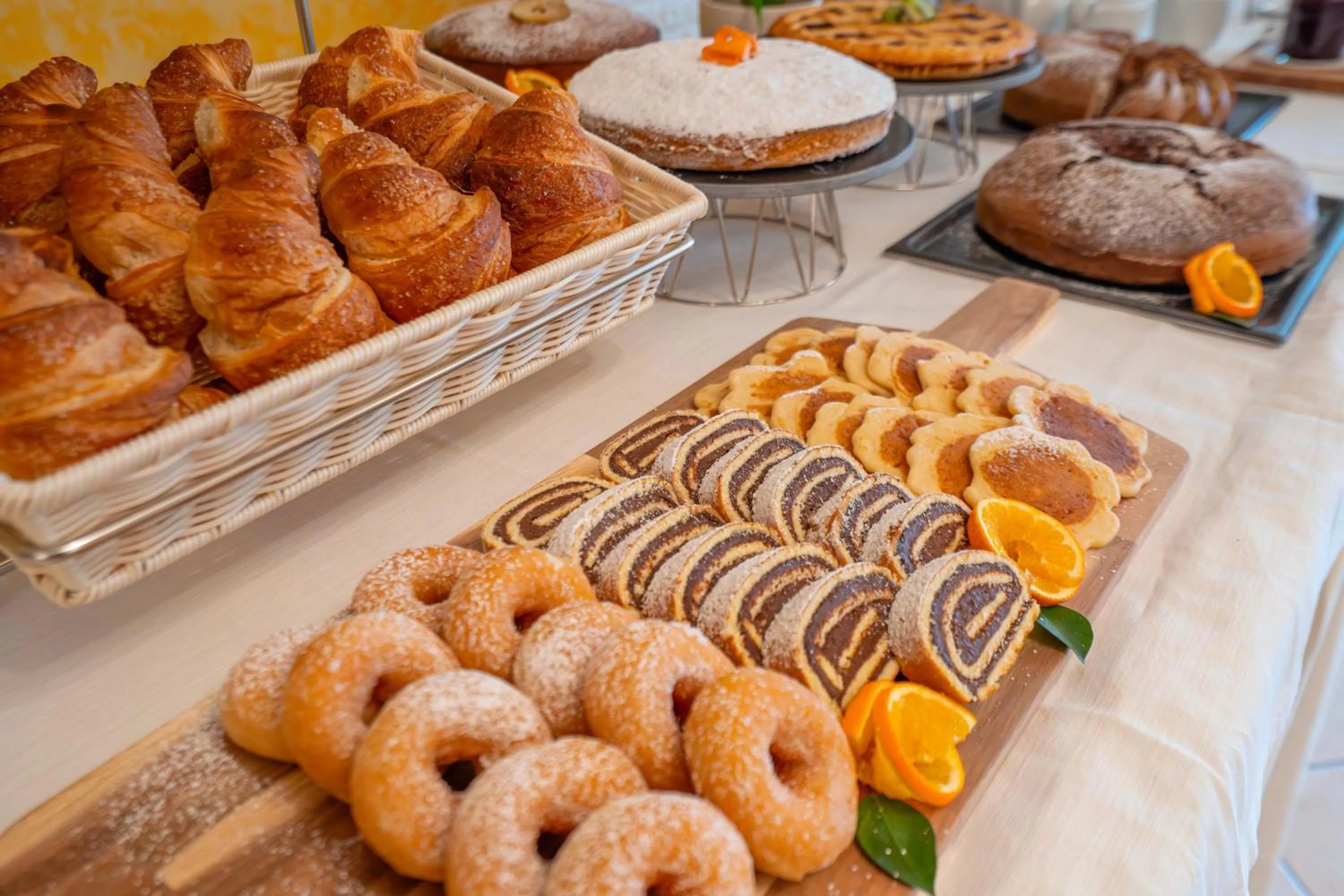 Breakfast in Hotel Tiffany's