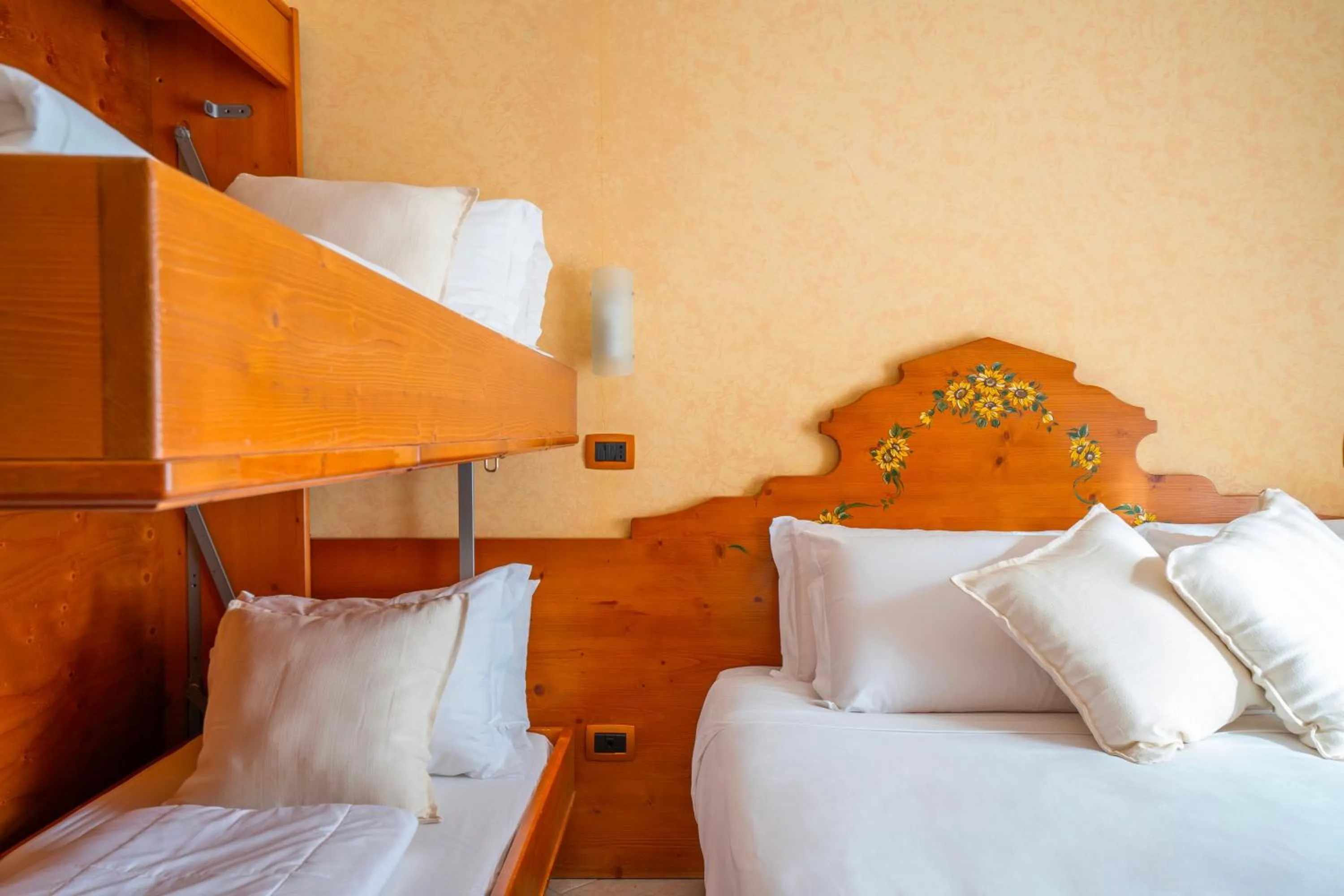 Bedroom, Bed in Hotel Tiffany's