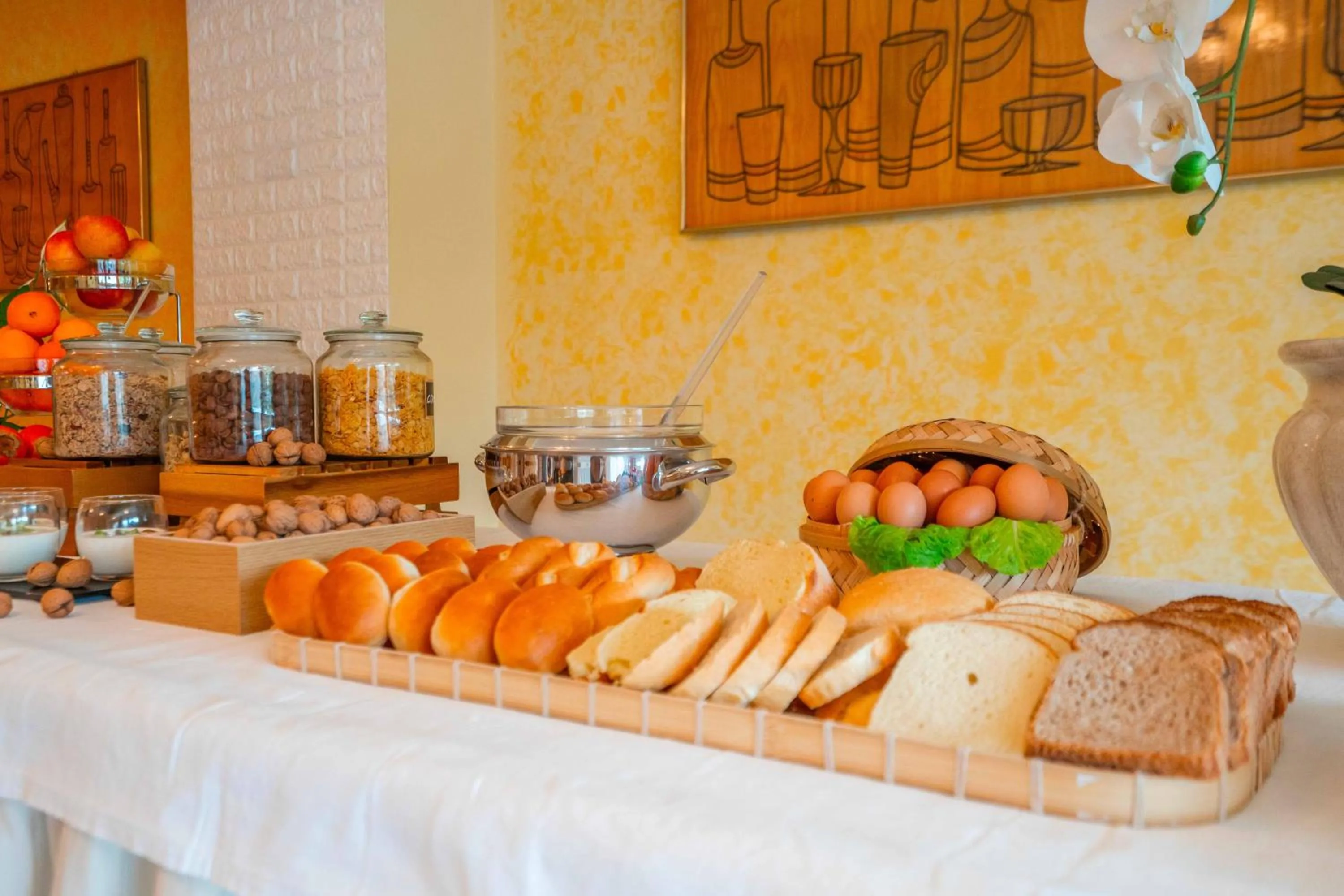 Breakfast in Hotel Tiffany's