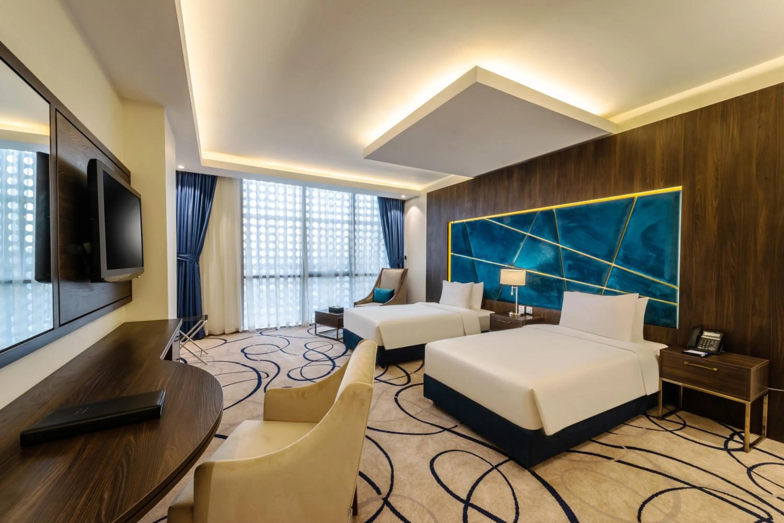 Photo of the whole room, Bed in Warwick Riyadh Al Wezarat