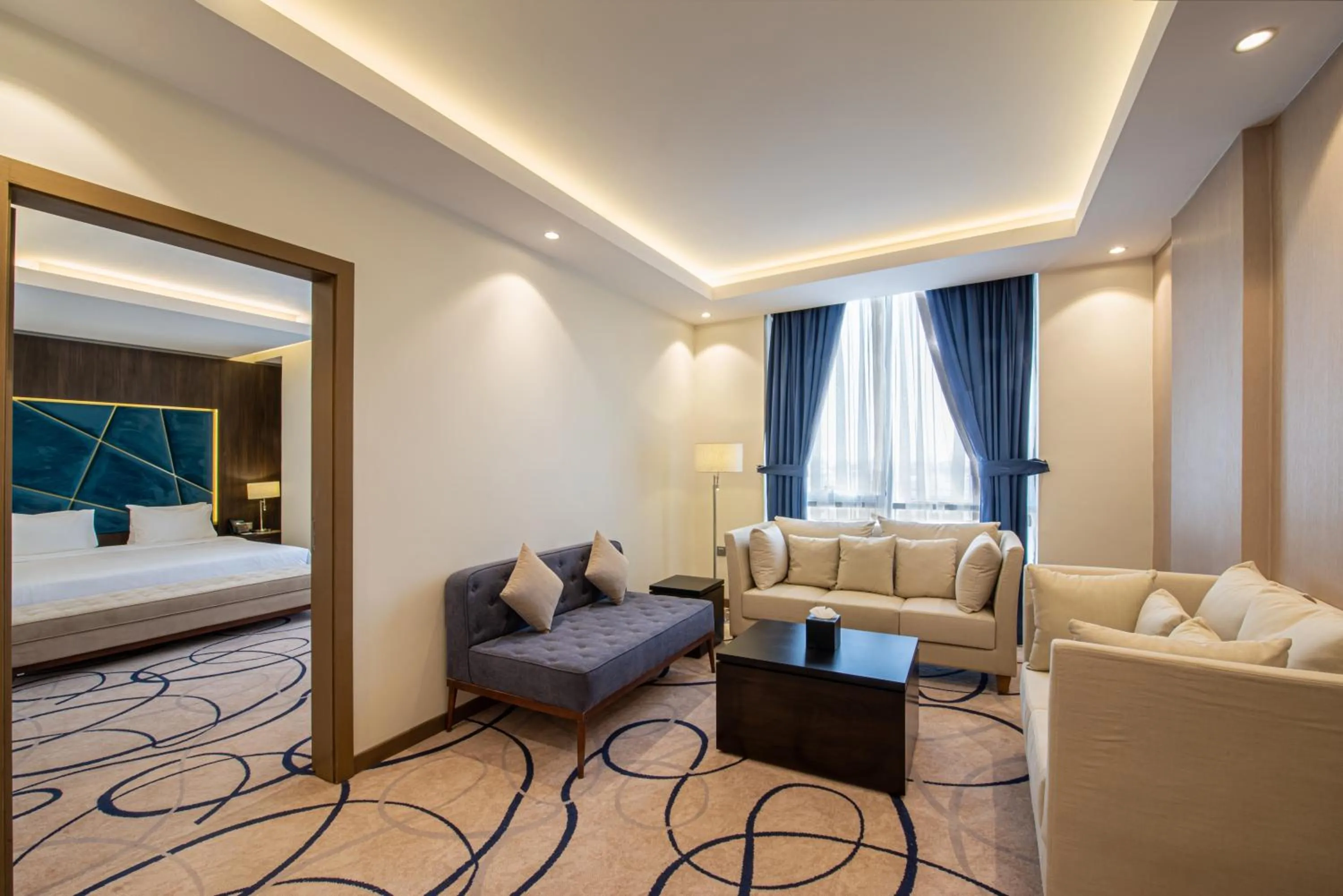 Living room, Bed in Warwick Riyadh Al Wezarat