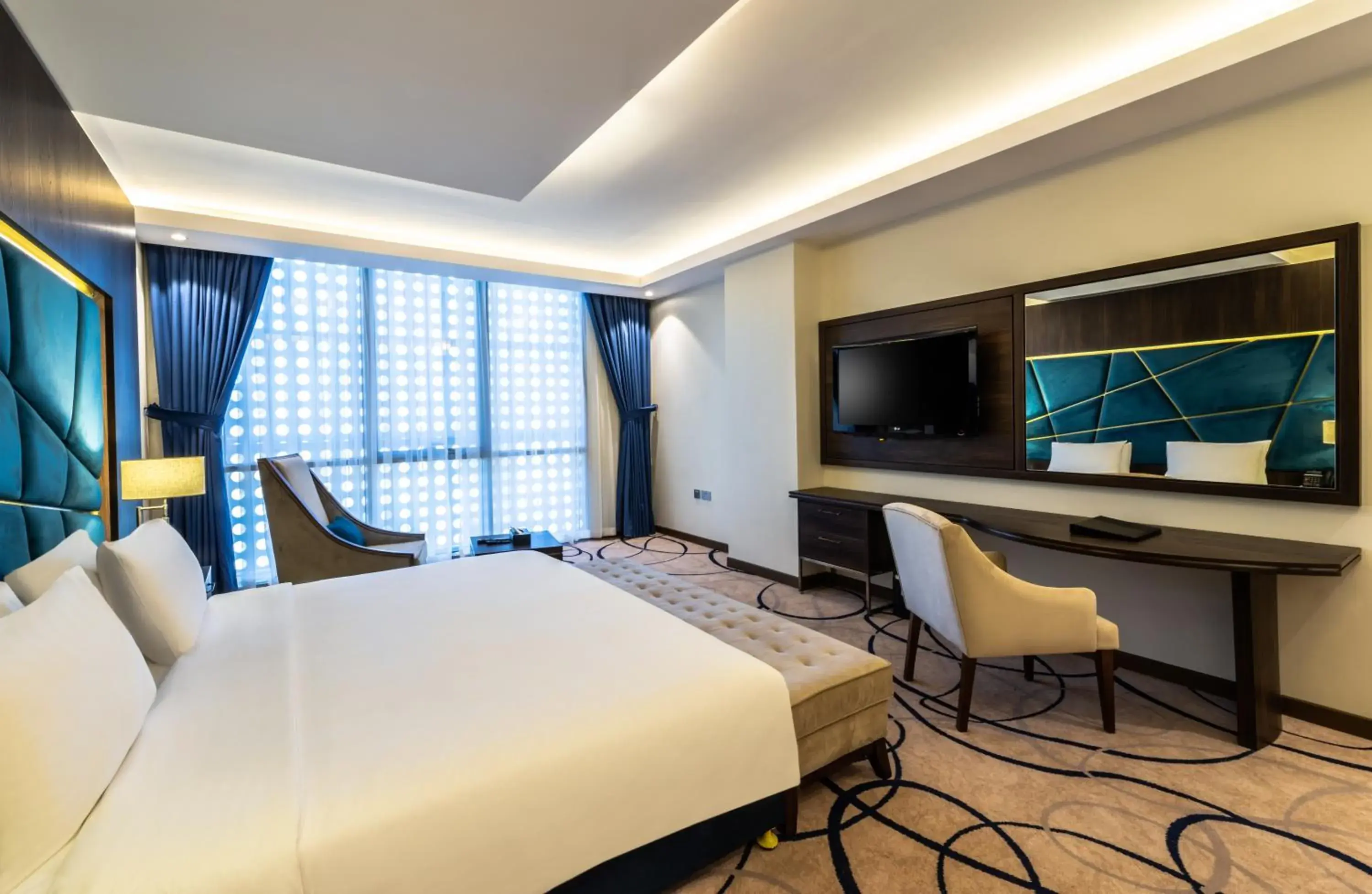 Photo of the whole room, Bed in Warwick Riyadh Al Wezarat Photo of the whole room, Bed in Warwick Riyadh Al Wezarat