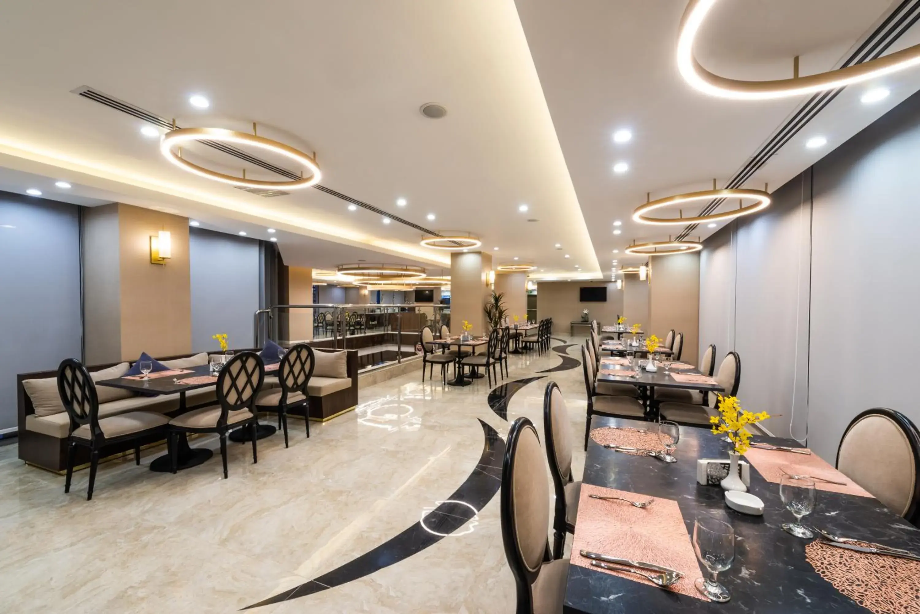 Restaurant/Places to Eat in Warwick Riyadh Al Wezarat Restaurant/Places to Eat in Warwick Riyadh Al Wezarat