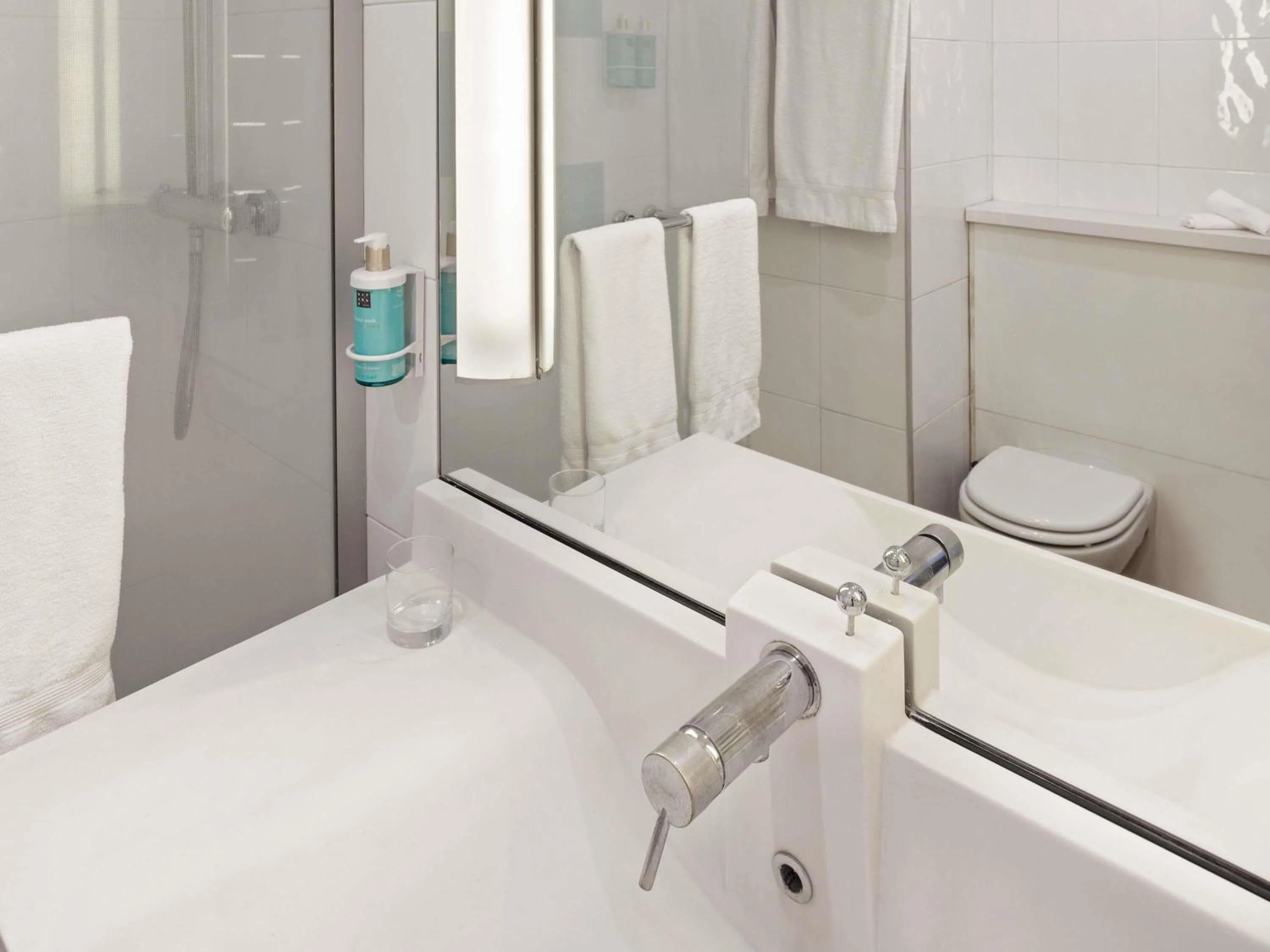 Bedroom in Novotel Caserta Sud