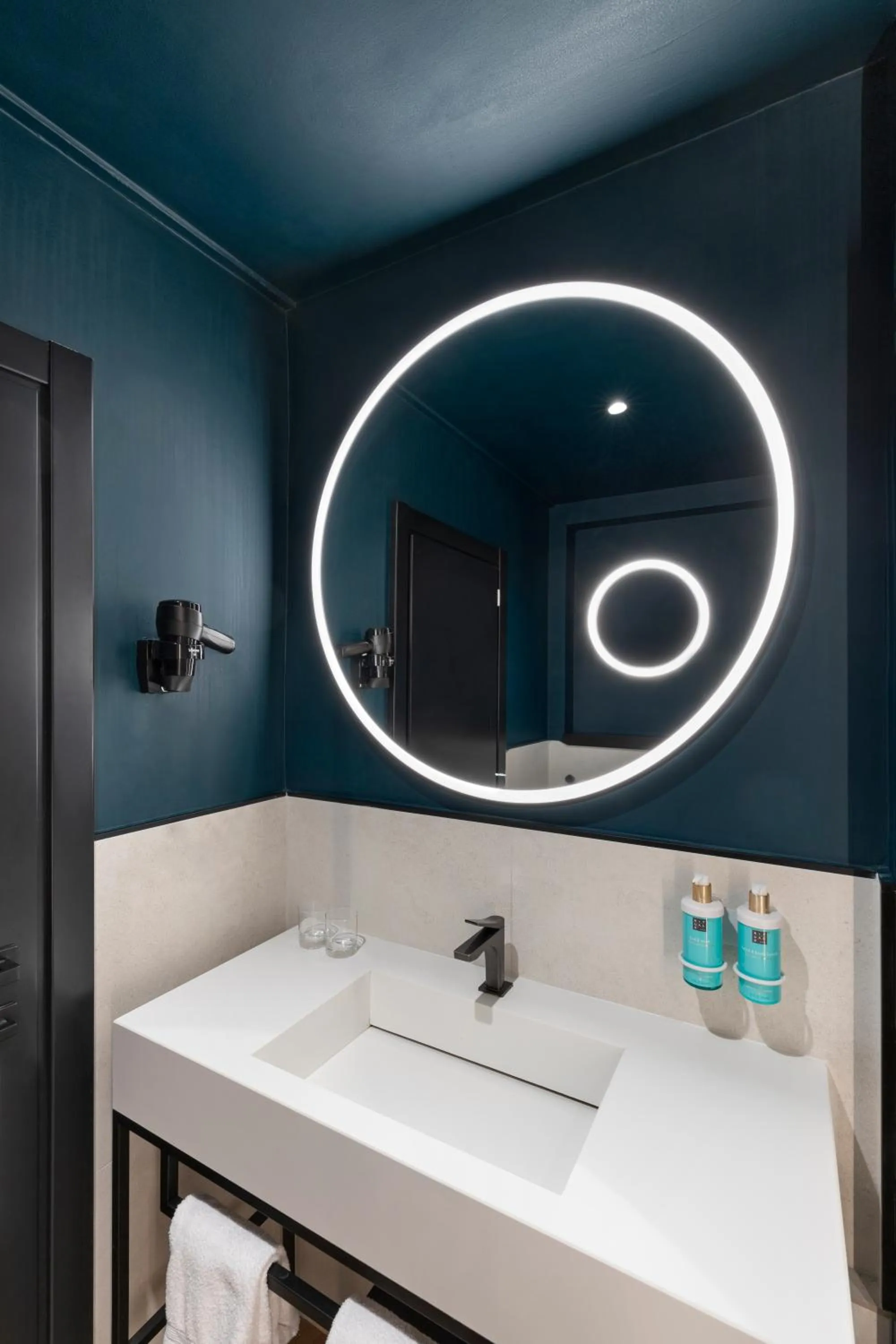 Shower in Novotel Caserta Sud