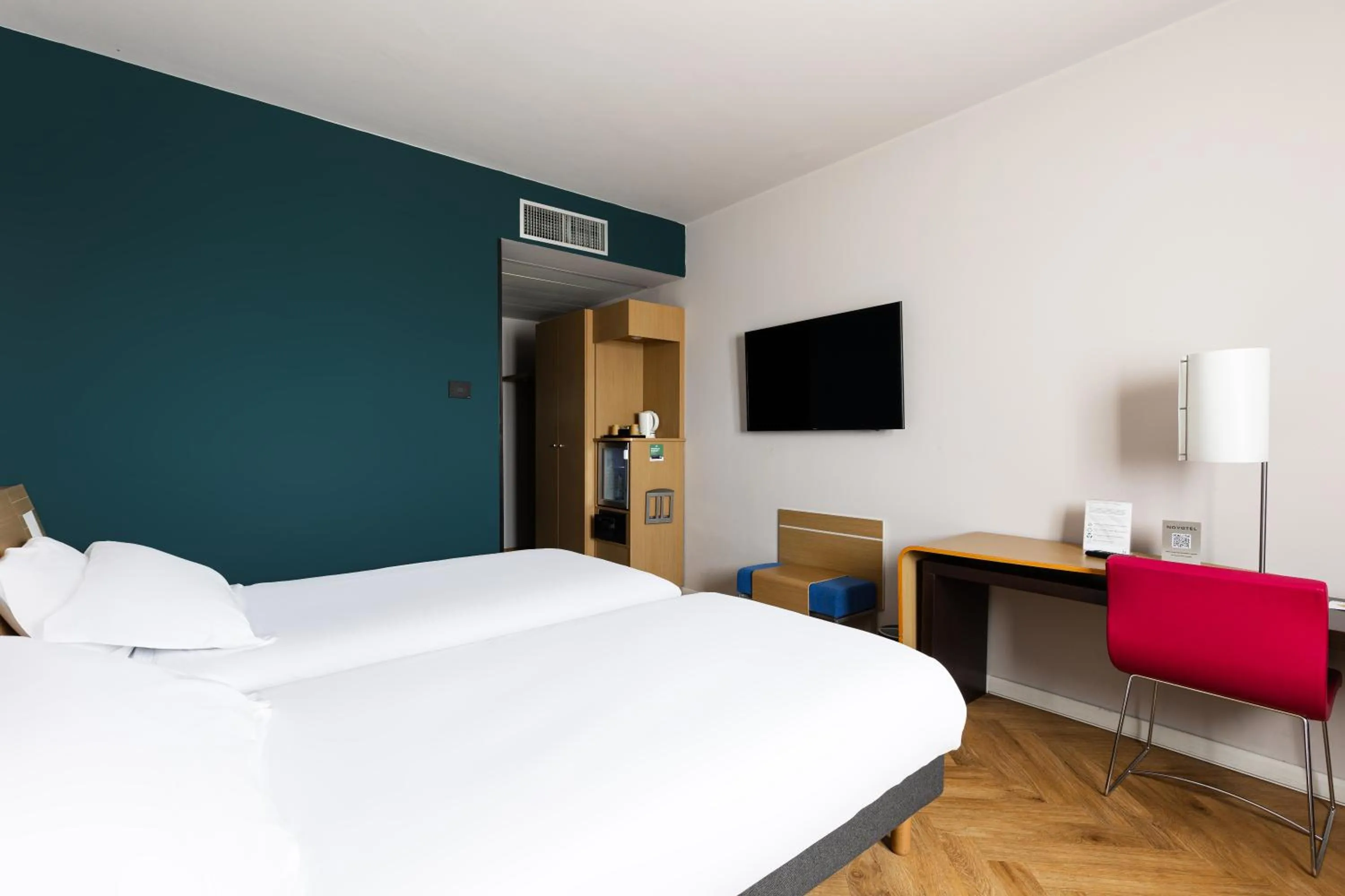 Bedroom, Bed in Novotel Caserta Sud