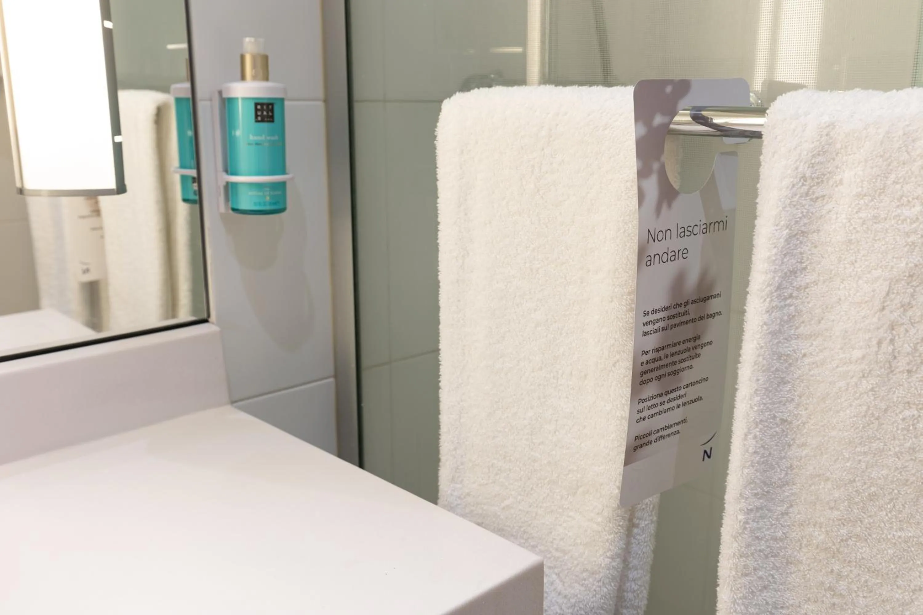 Bathroom in Novotel Caserta Sud