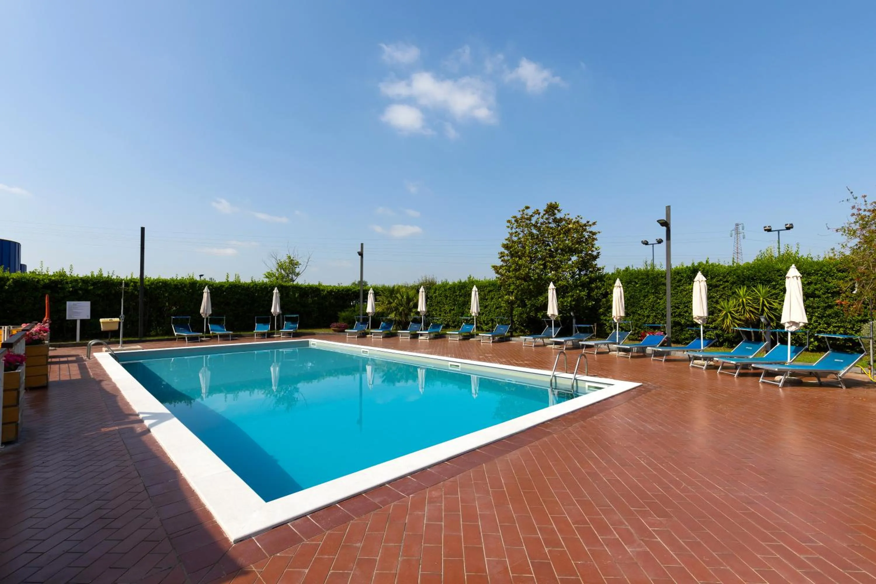 Swimming pool in Novotel Caserta Sud