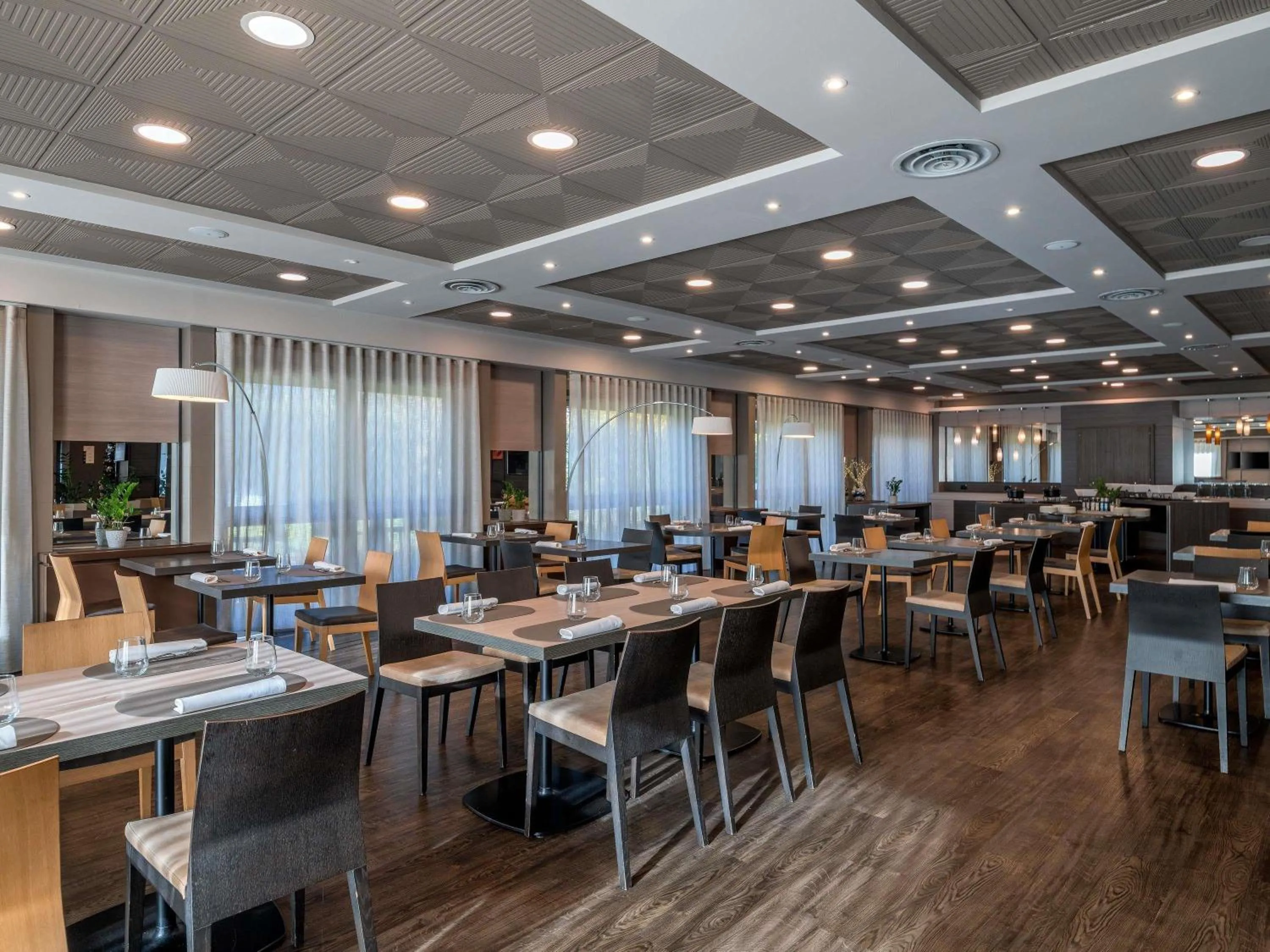 Restaurant/places to eat in Novotel Brescia Due