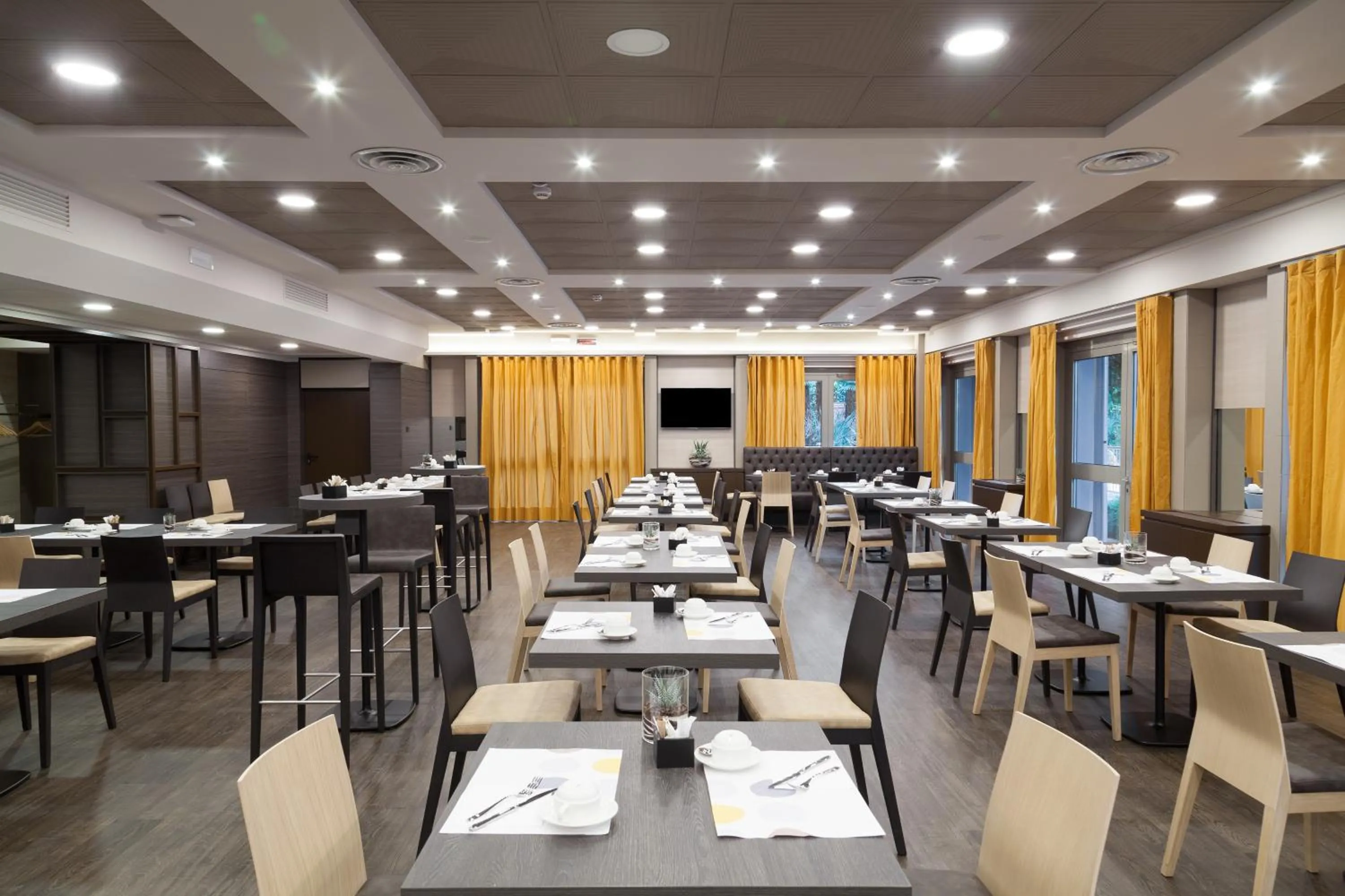 Restaurant/places to eat in Novotel Brescia Due