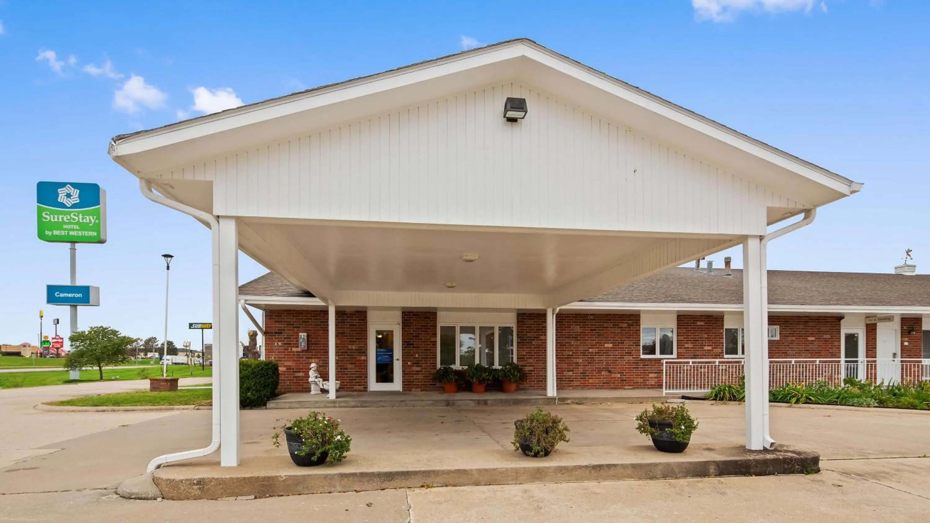 Property building in SureStay by Best Western Cameron