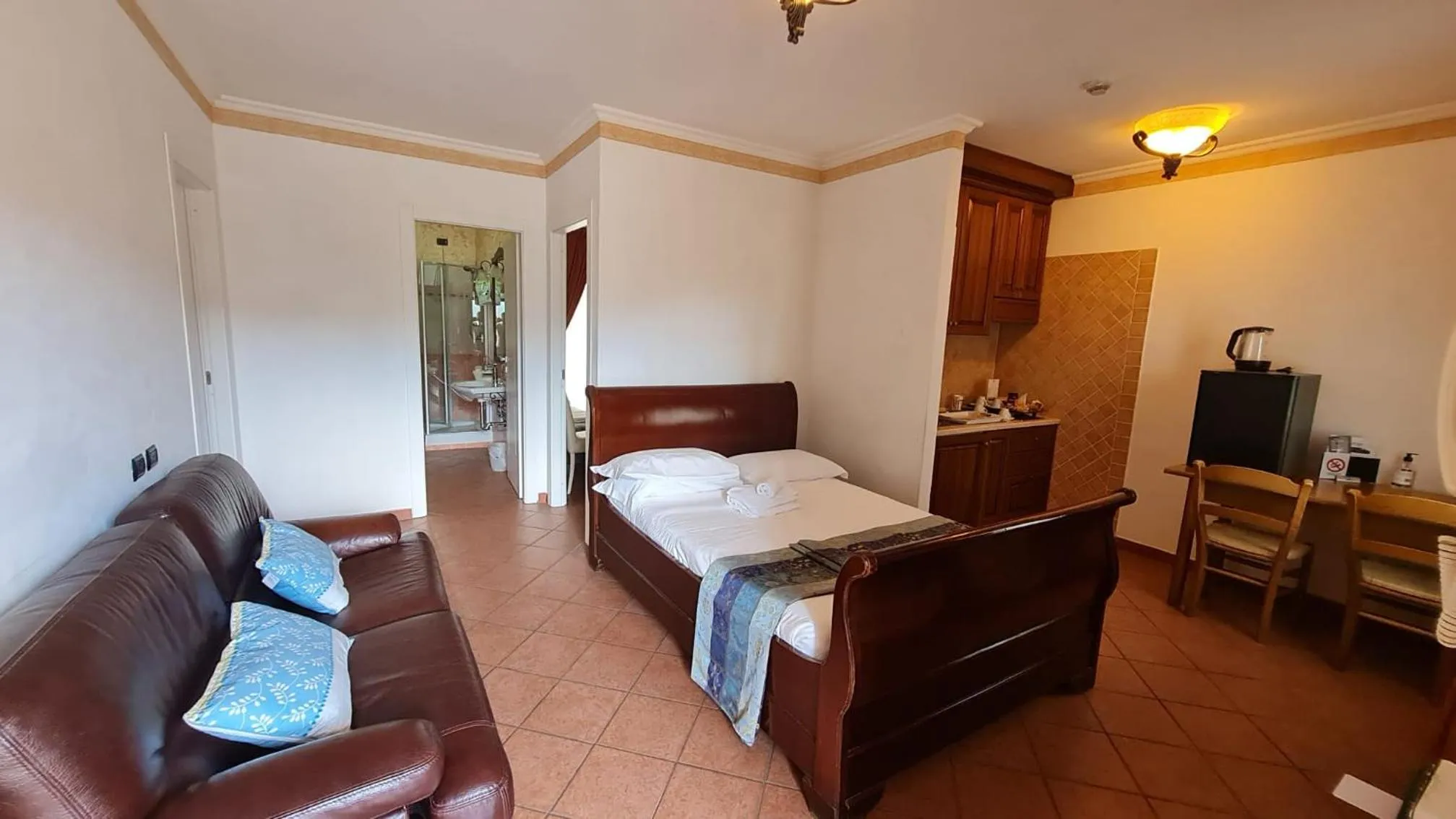 Dining area, Bed in EURO HOUSE INN airport