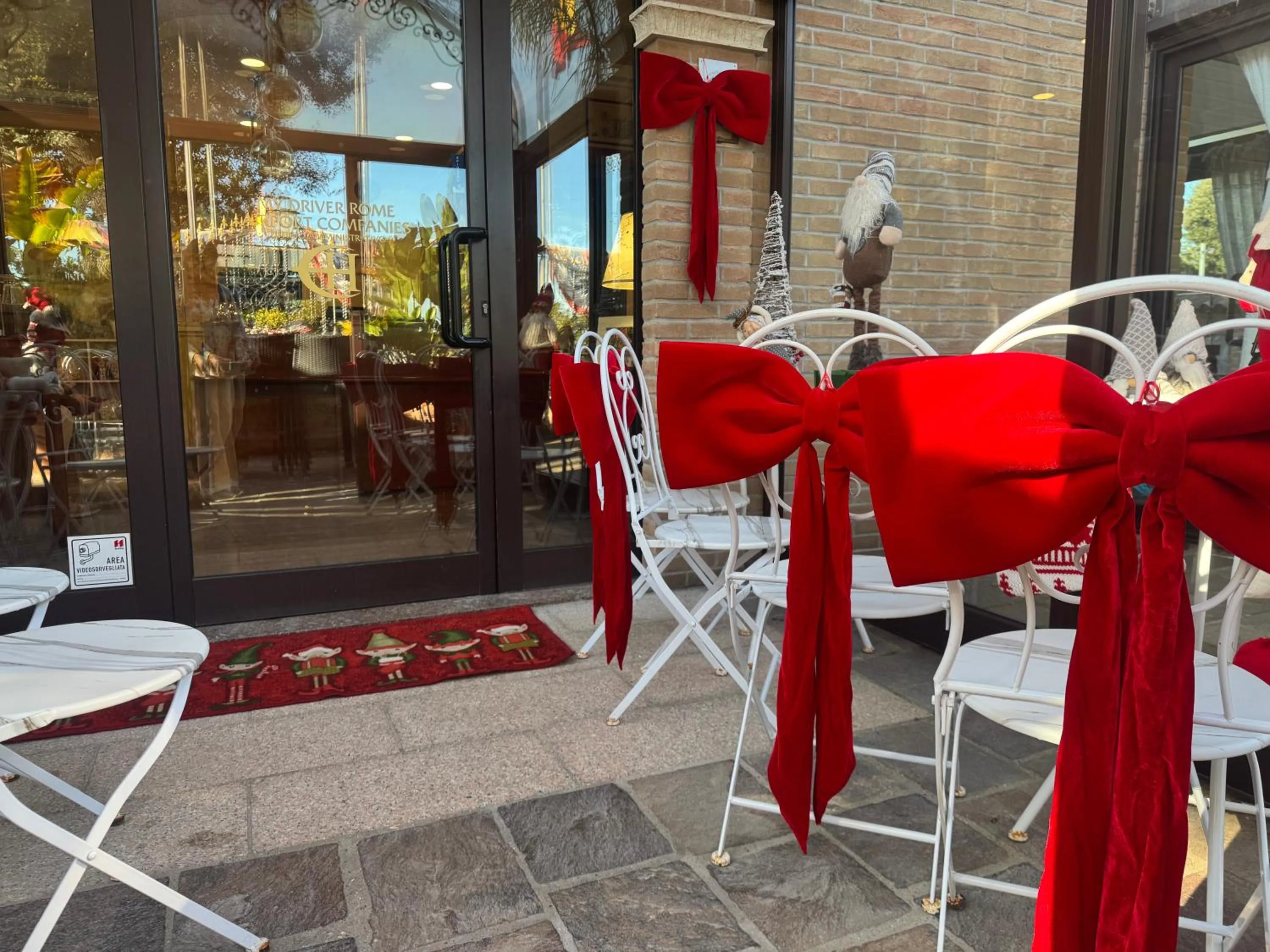 Restaurant/places to eat in EURO HOUSE INN airport