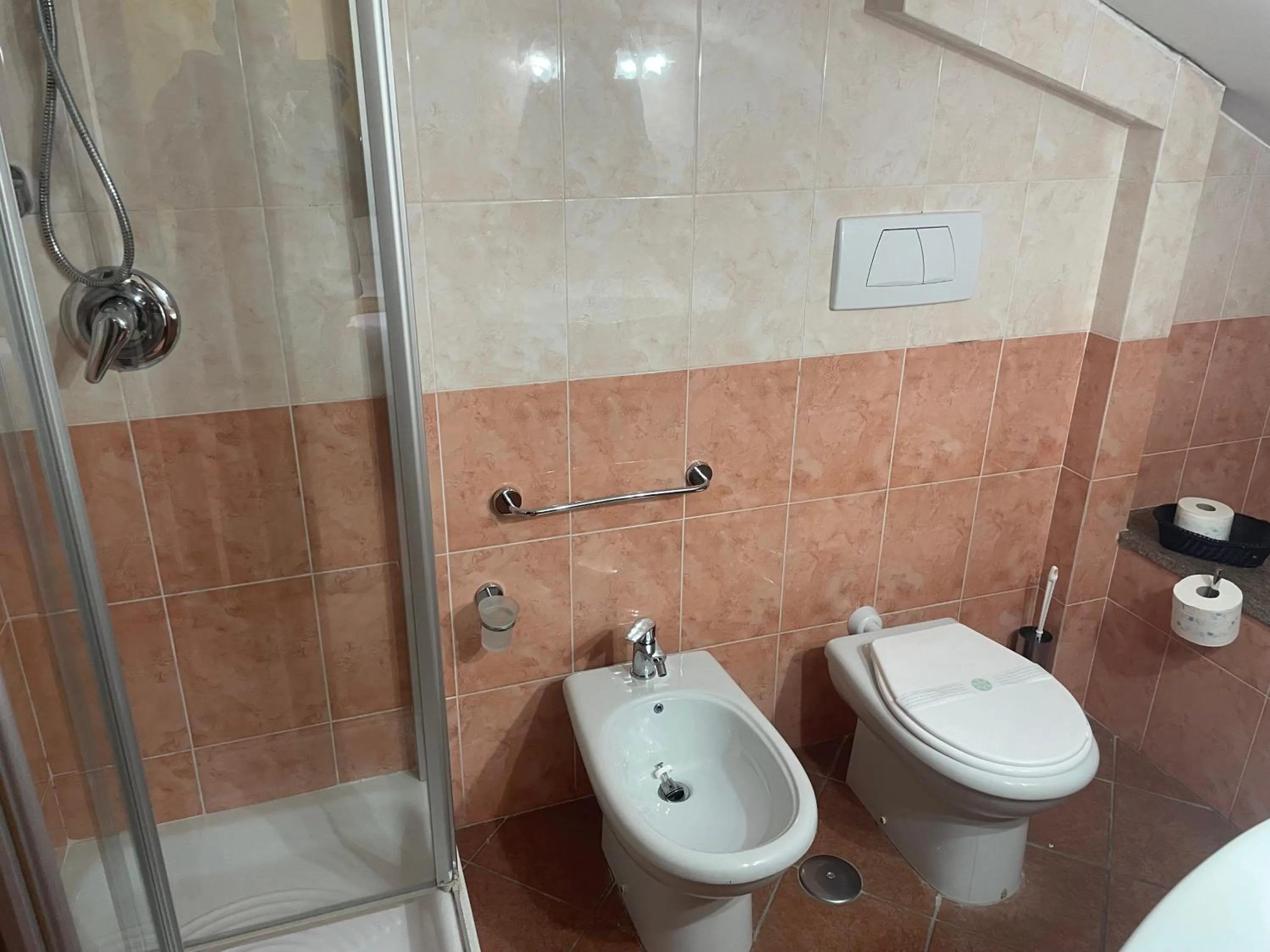 Shower in EURO HOUSE INN airport