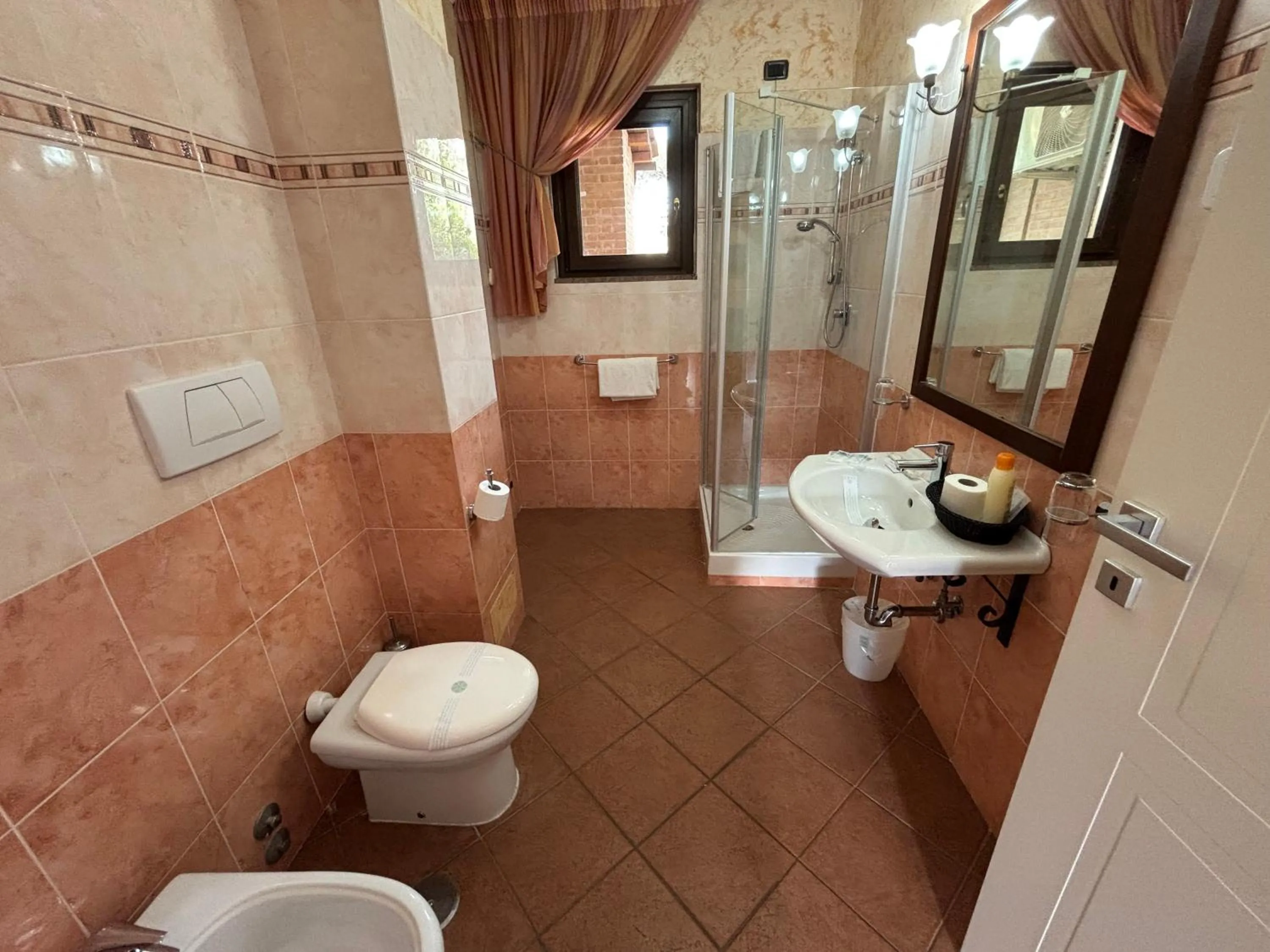 Shower in EURO HOUSE INN airport