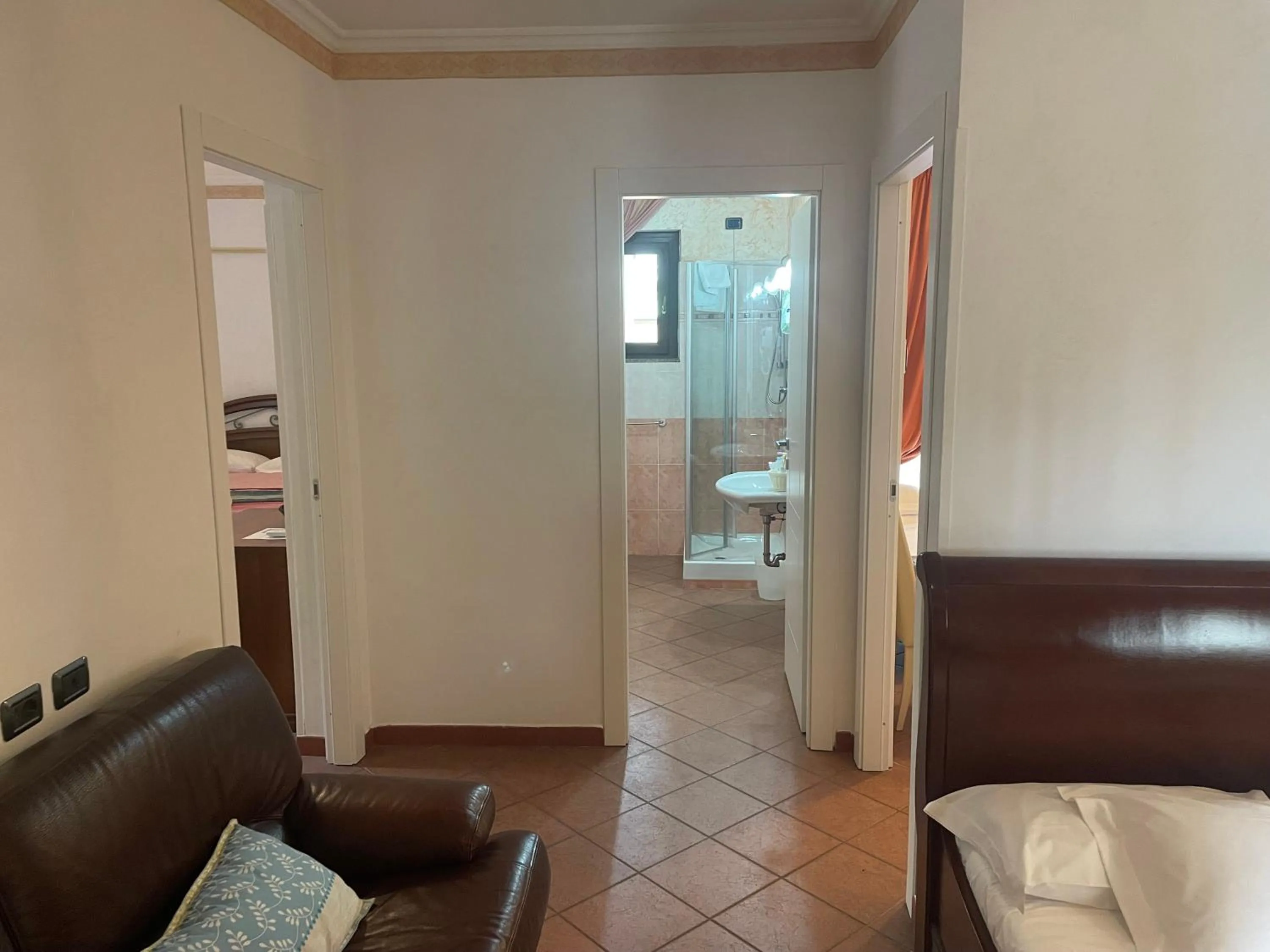 Communal lounge/ TV room in EURO HOUSE INN airport