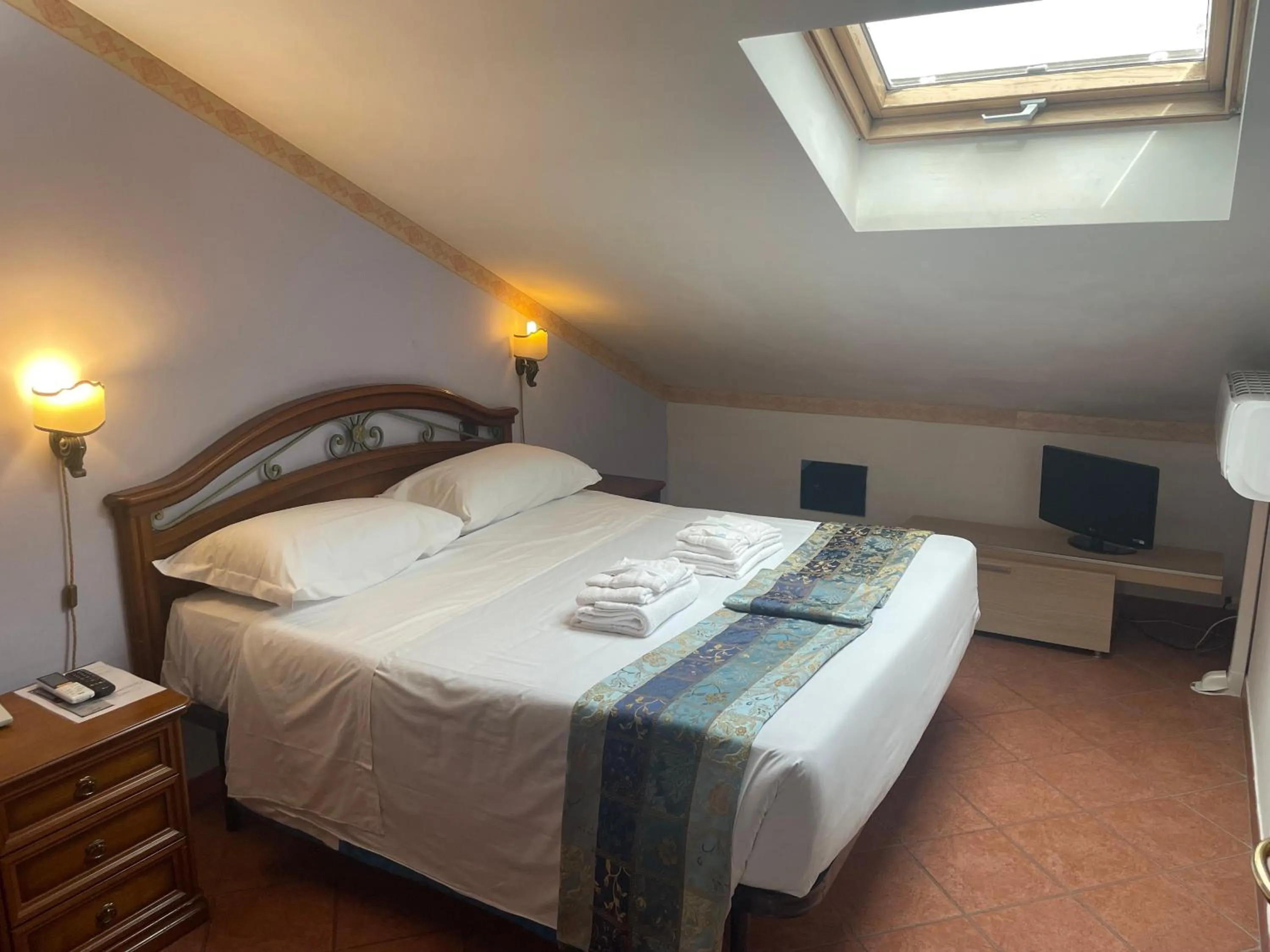 Photo of the whole room, Bed in EURO HOUSE INN airport