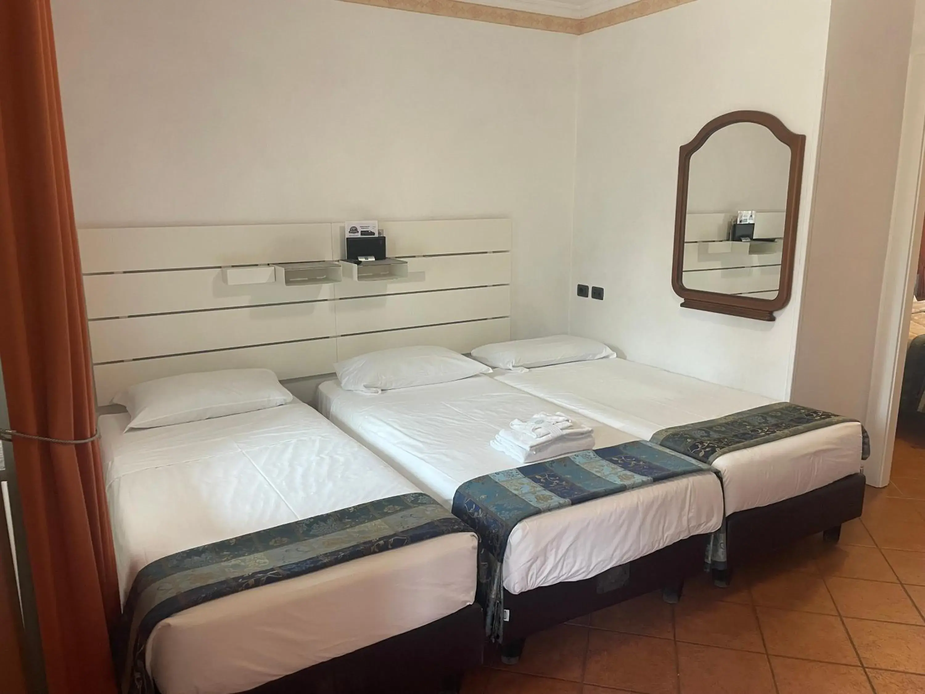 Triple Room with Balcony in EURO HOUSE INN airport Triple Room with Balcony in EURO HOUSE INN airport