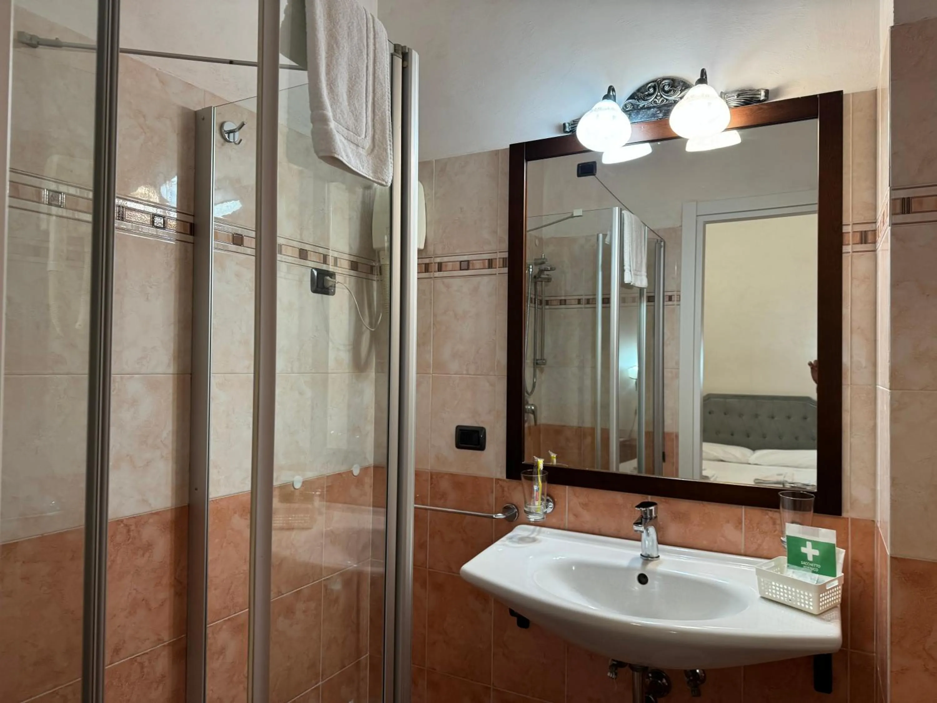 Bathroom in EURO HOUSE INN airport