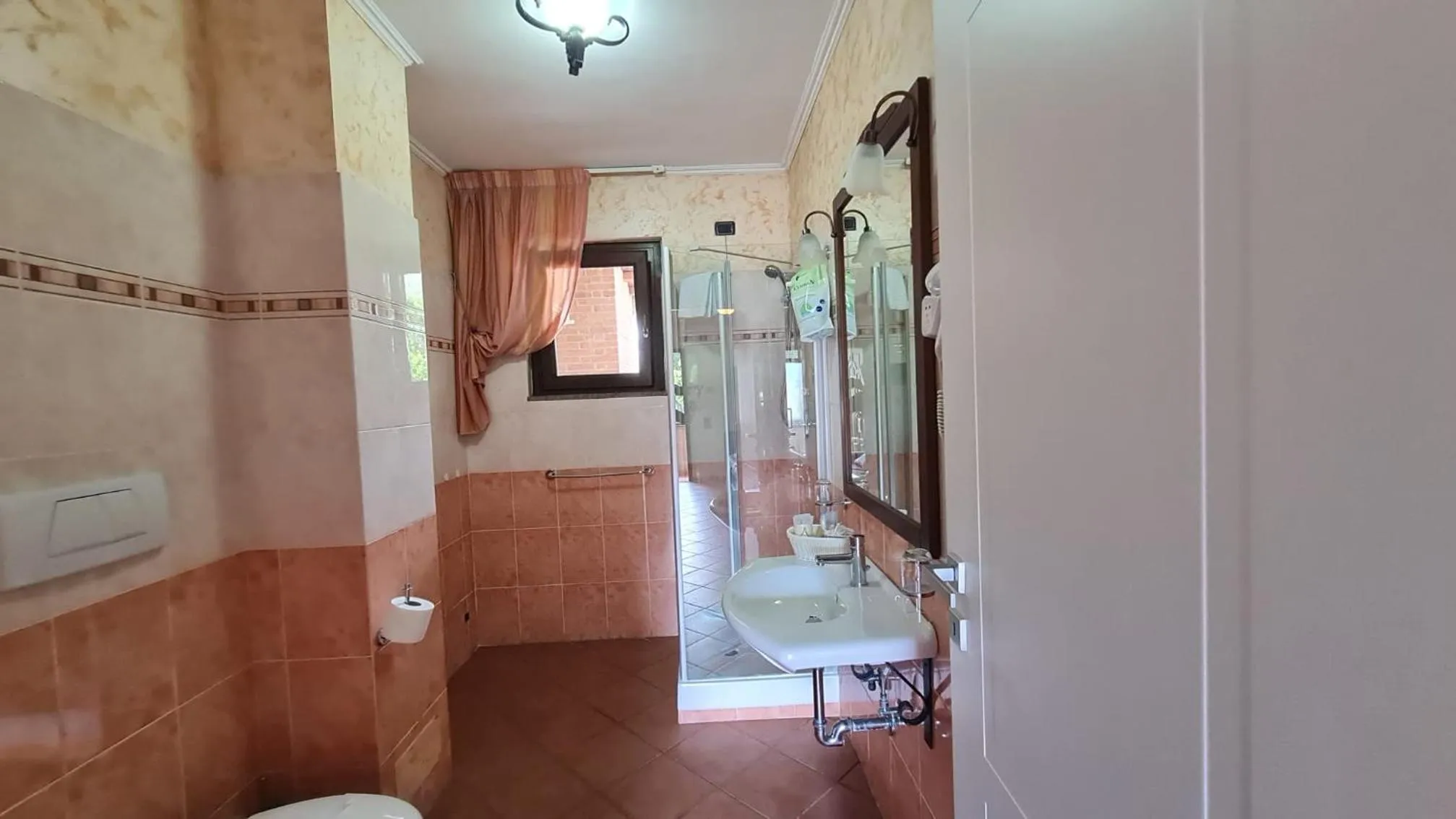 Toilet in EURO HOUSE INN airport