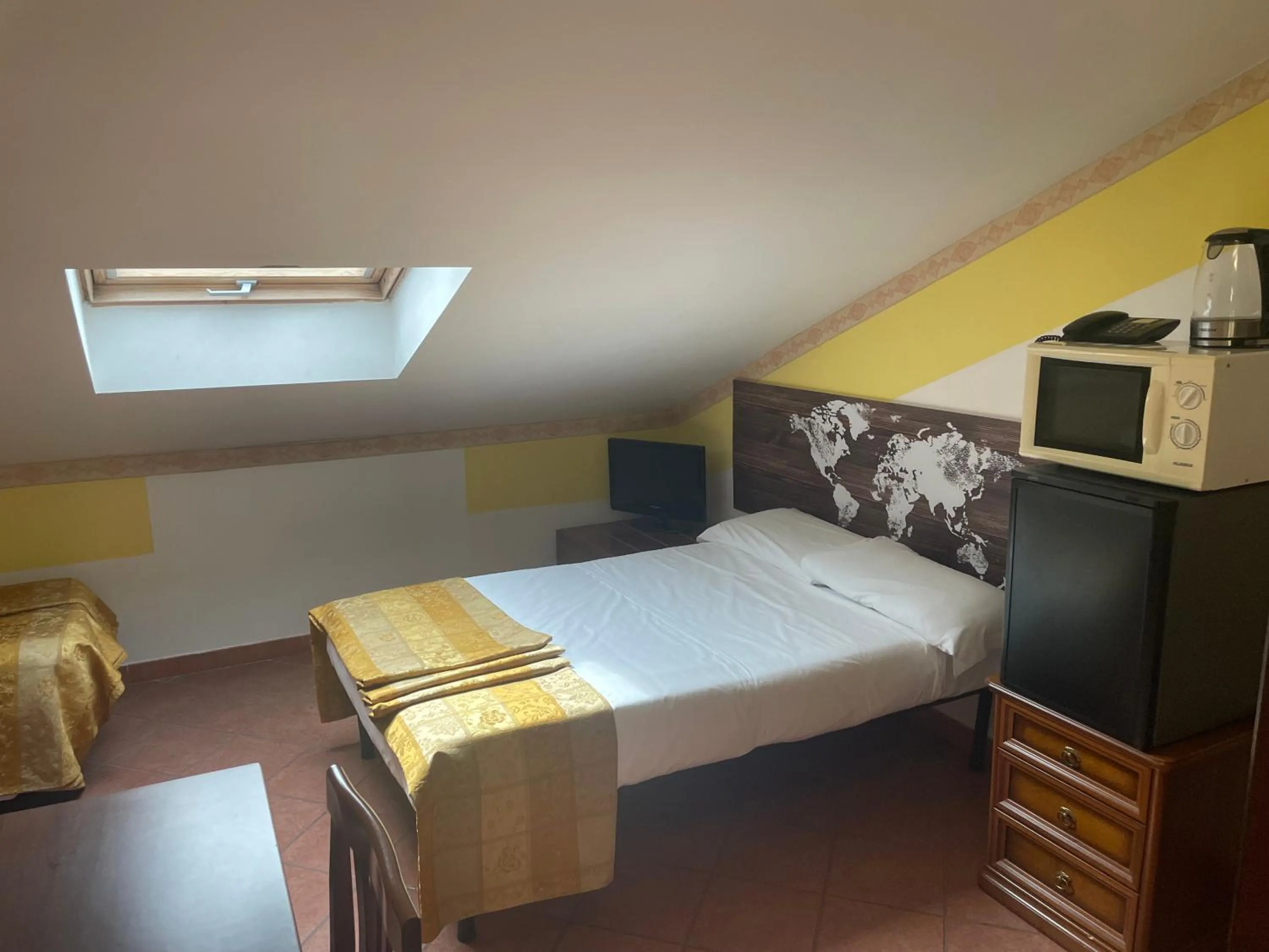 Bed in EURO HOUSE INN airport