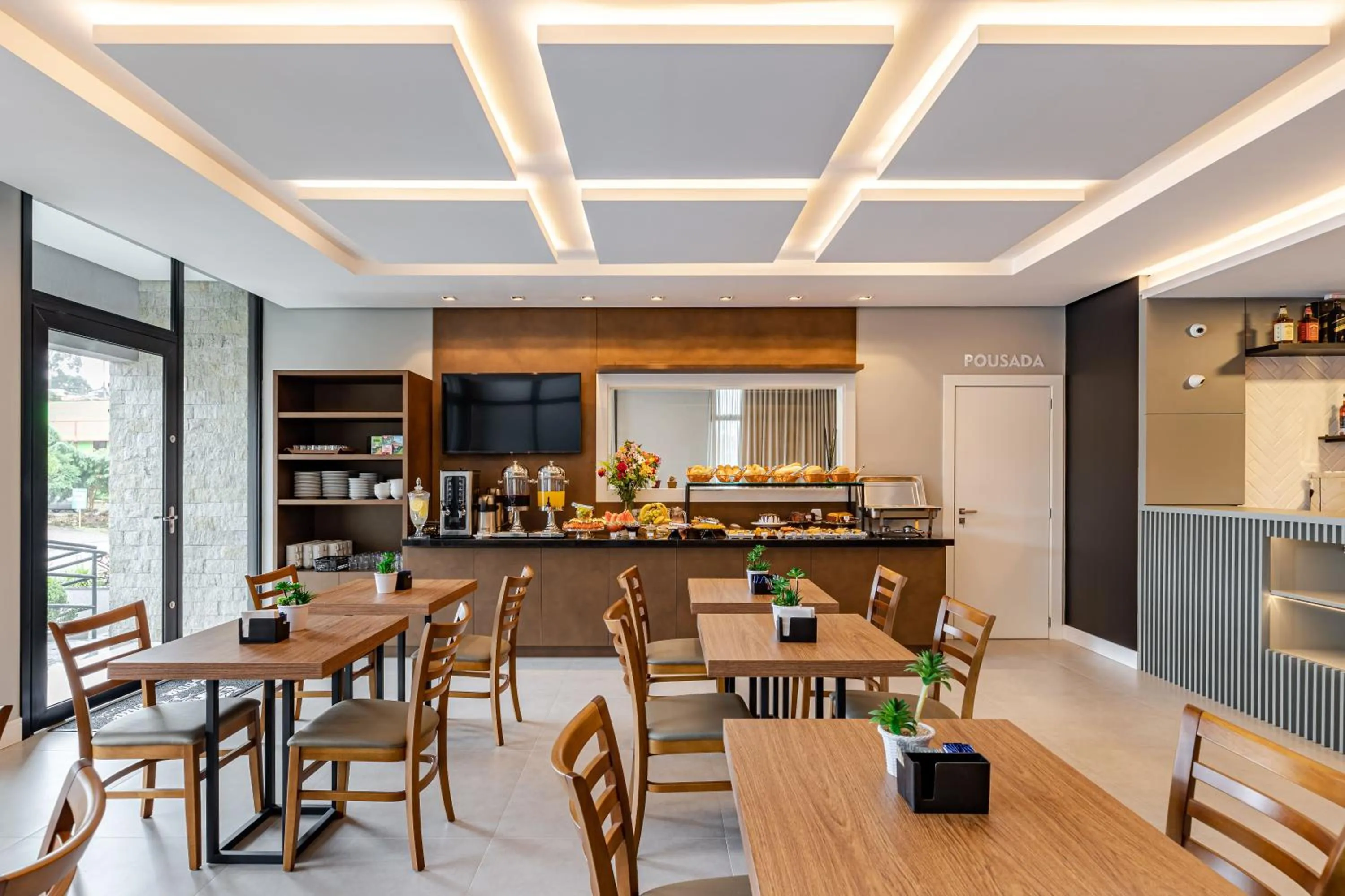 Restaurant/places to eat in Pousada Serra Verde