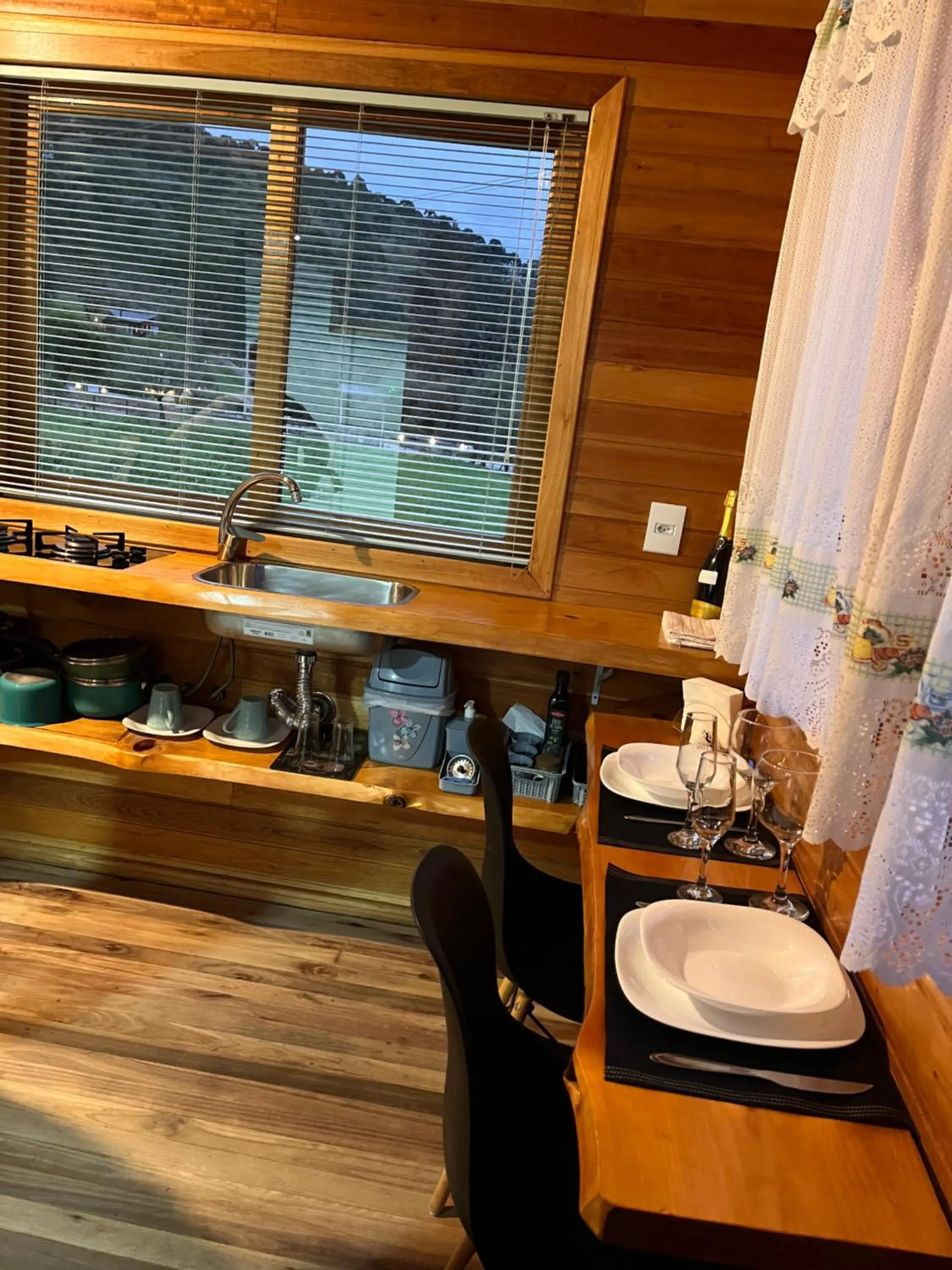 Cabanas Quatro Irmãos - Nó de Pinho