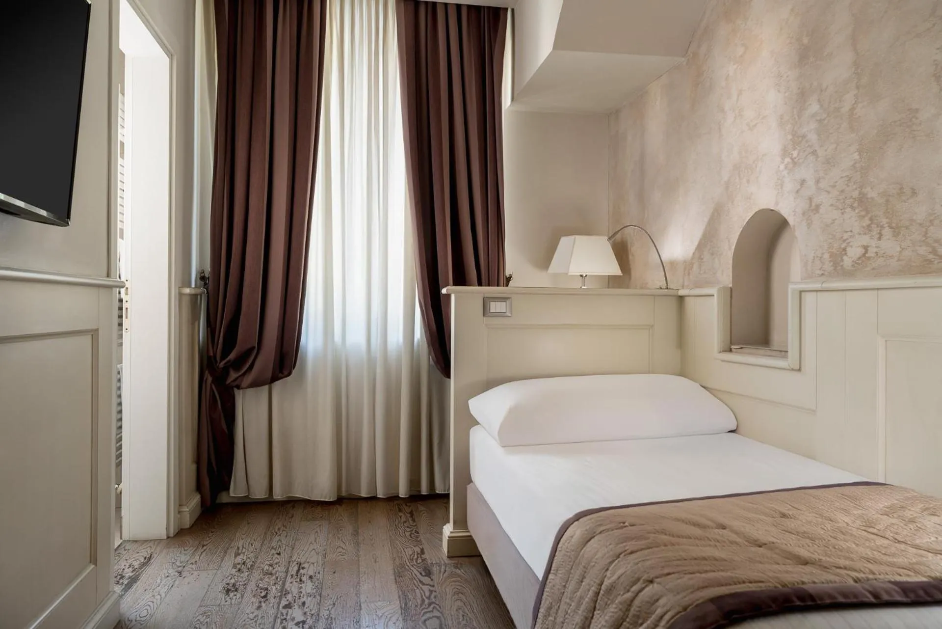 Photo of the whole room, Bed in Hotel Campo Marzio