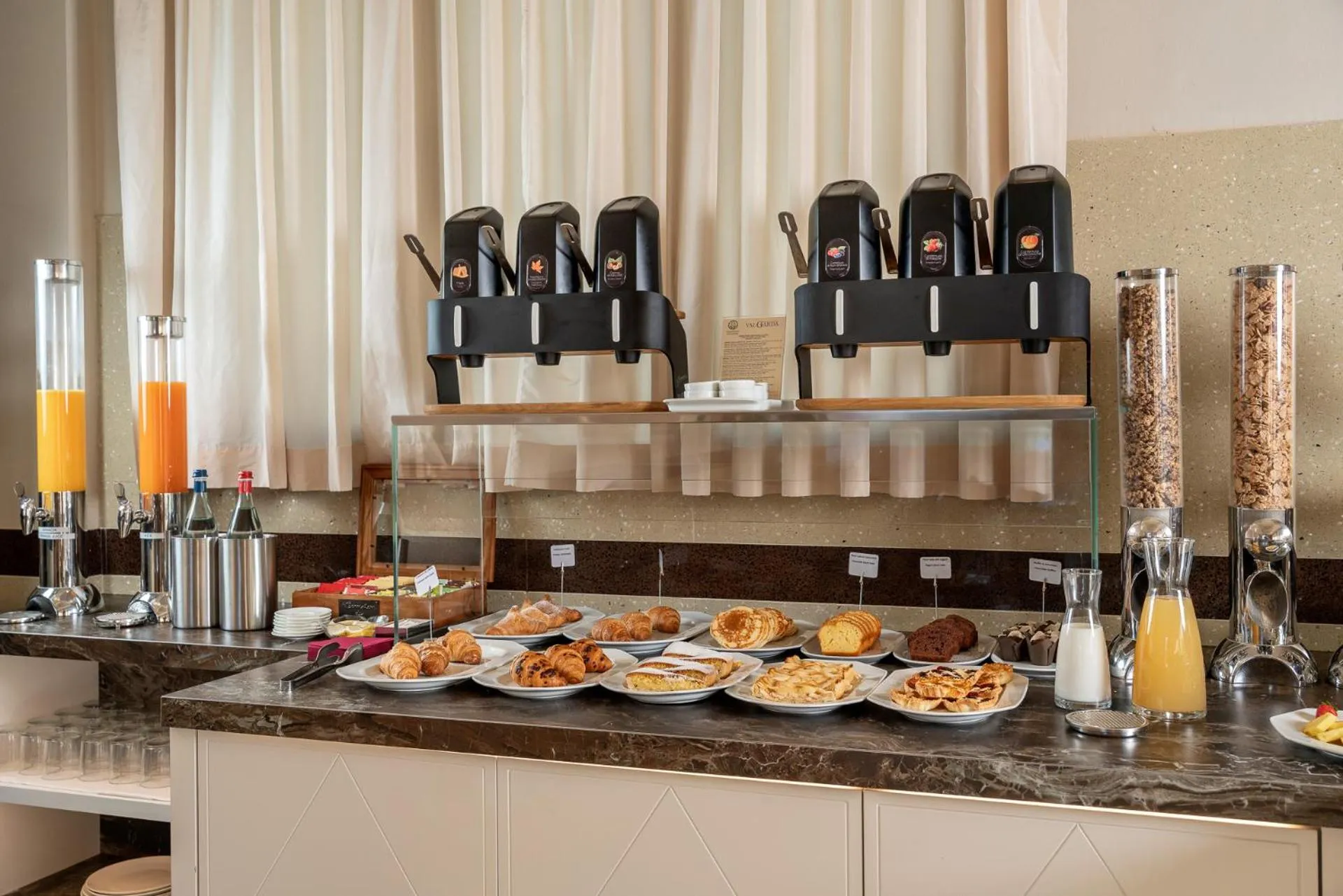 Breakfast in Hotel Campo Marzio