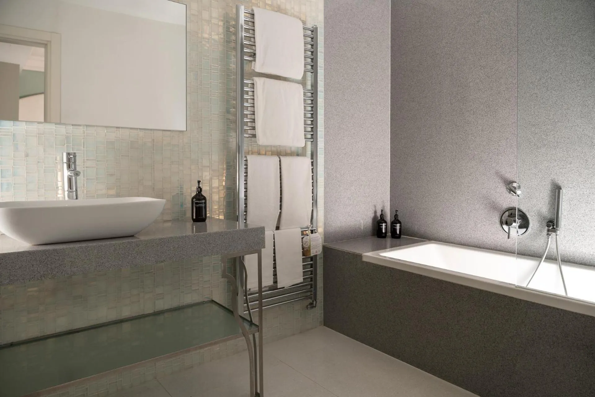 Bathroom in Hotel Campo Marzio