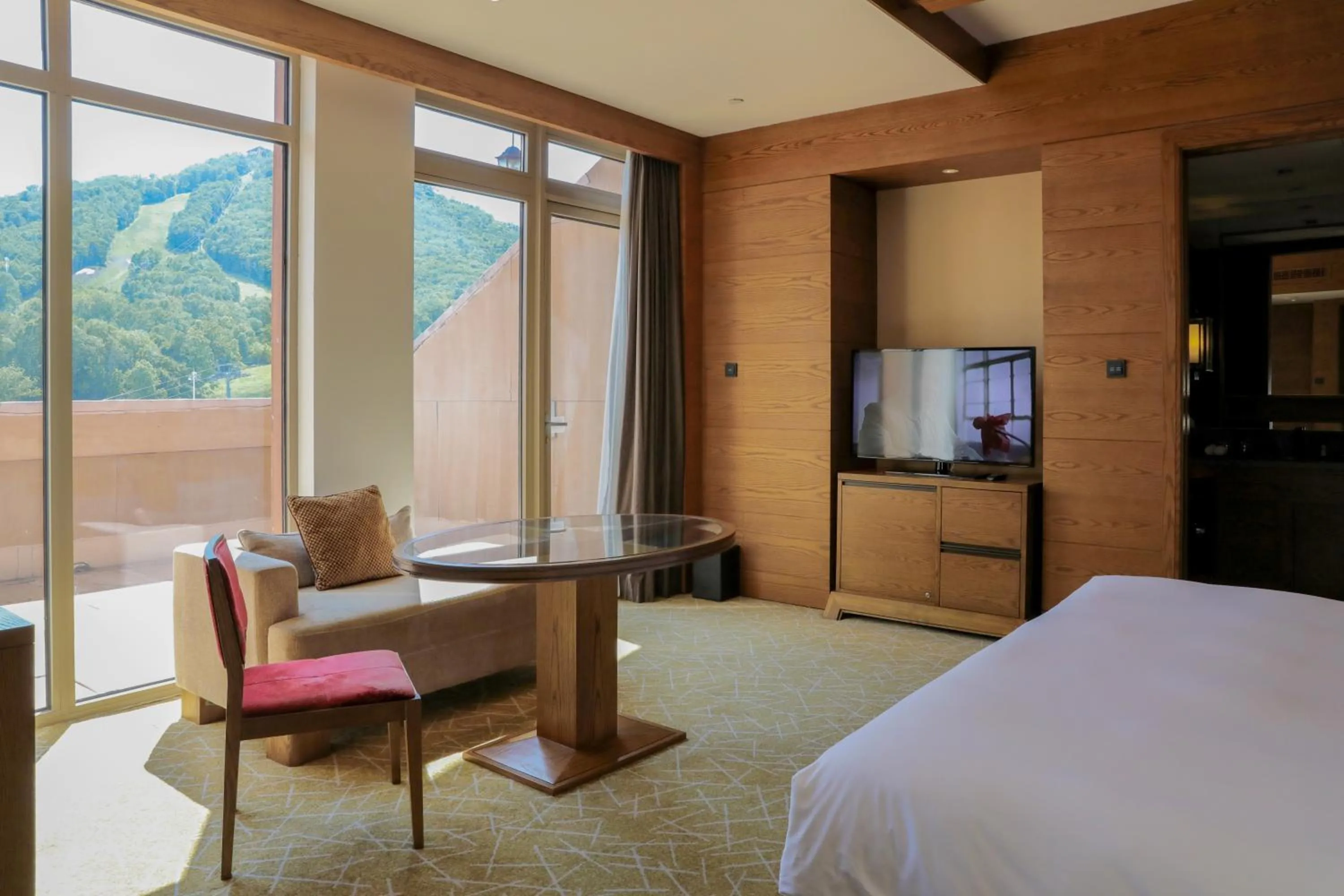 View (from property/room), Bed in Hyatt Regency Changbaishan