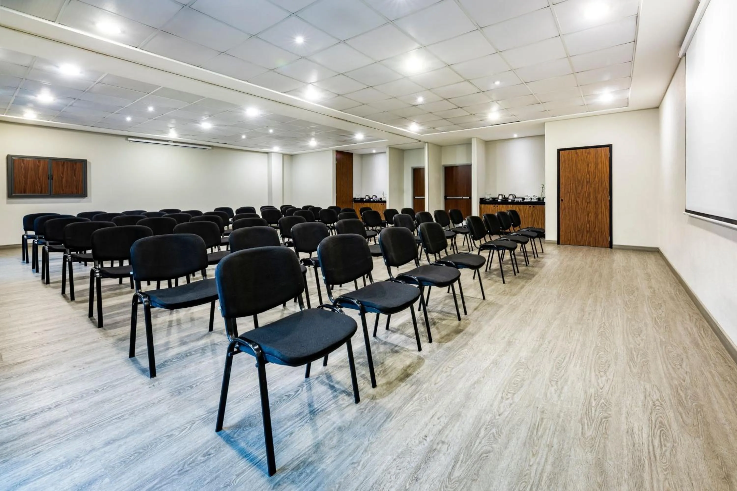 Meeting/conference room in City Express Plus by Marriott Cali Colombia