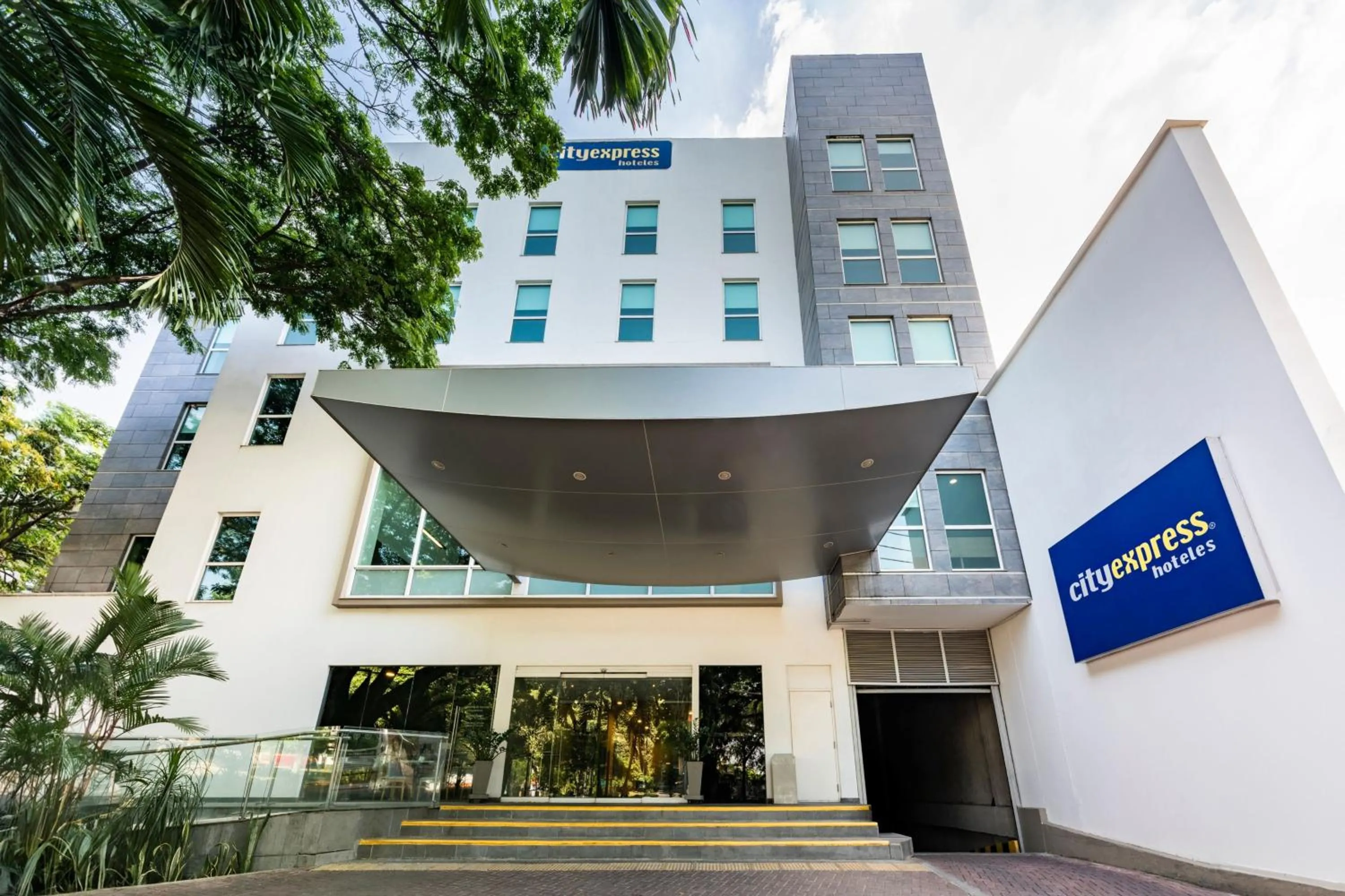Property building in City Express Plus by Marriott Cali Colombia
