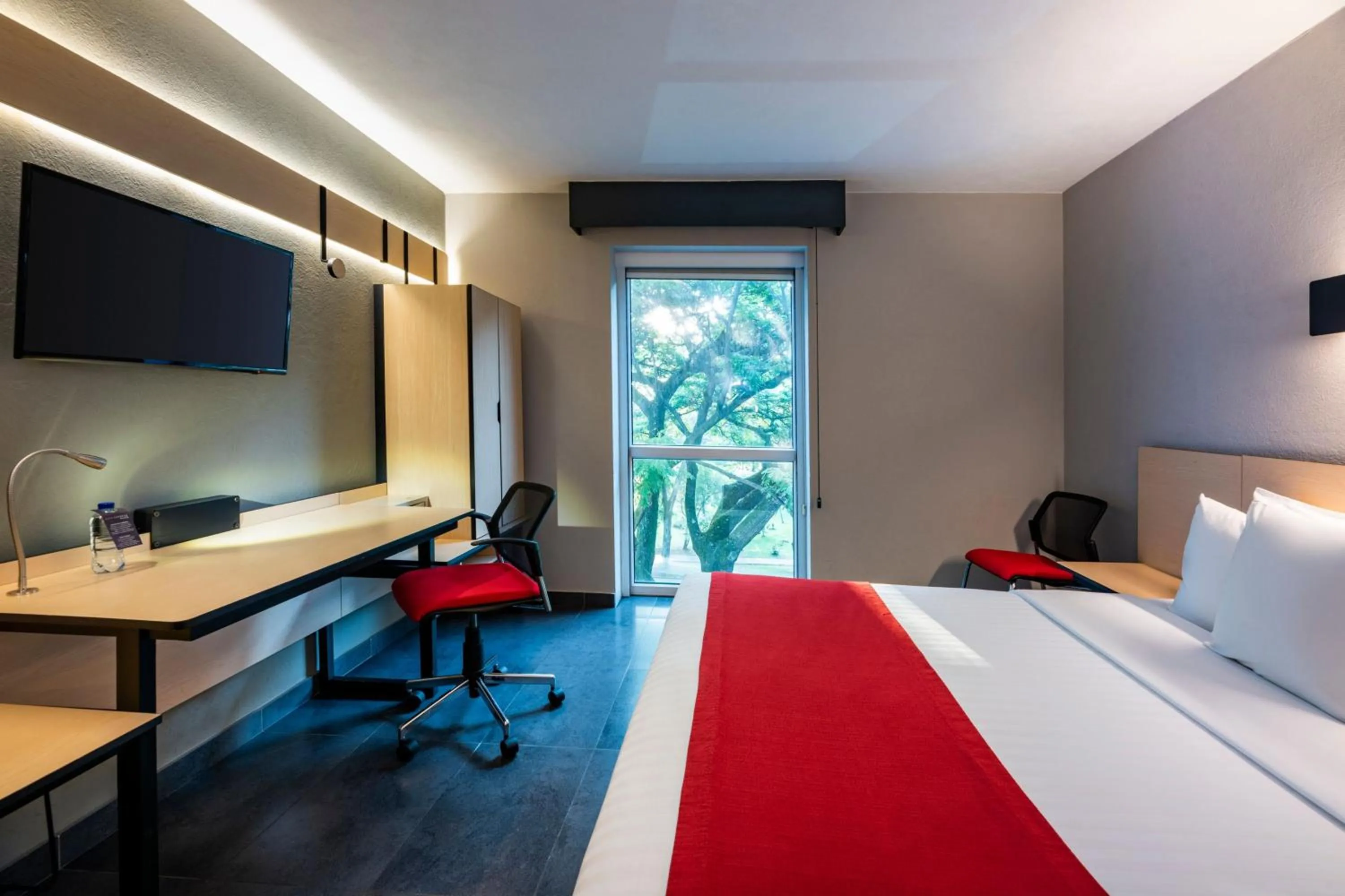 Bedroom, Bed in City Express Plus by Marriott Cali Colombia