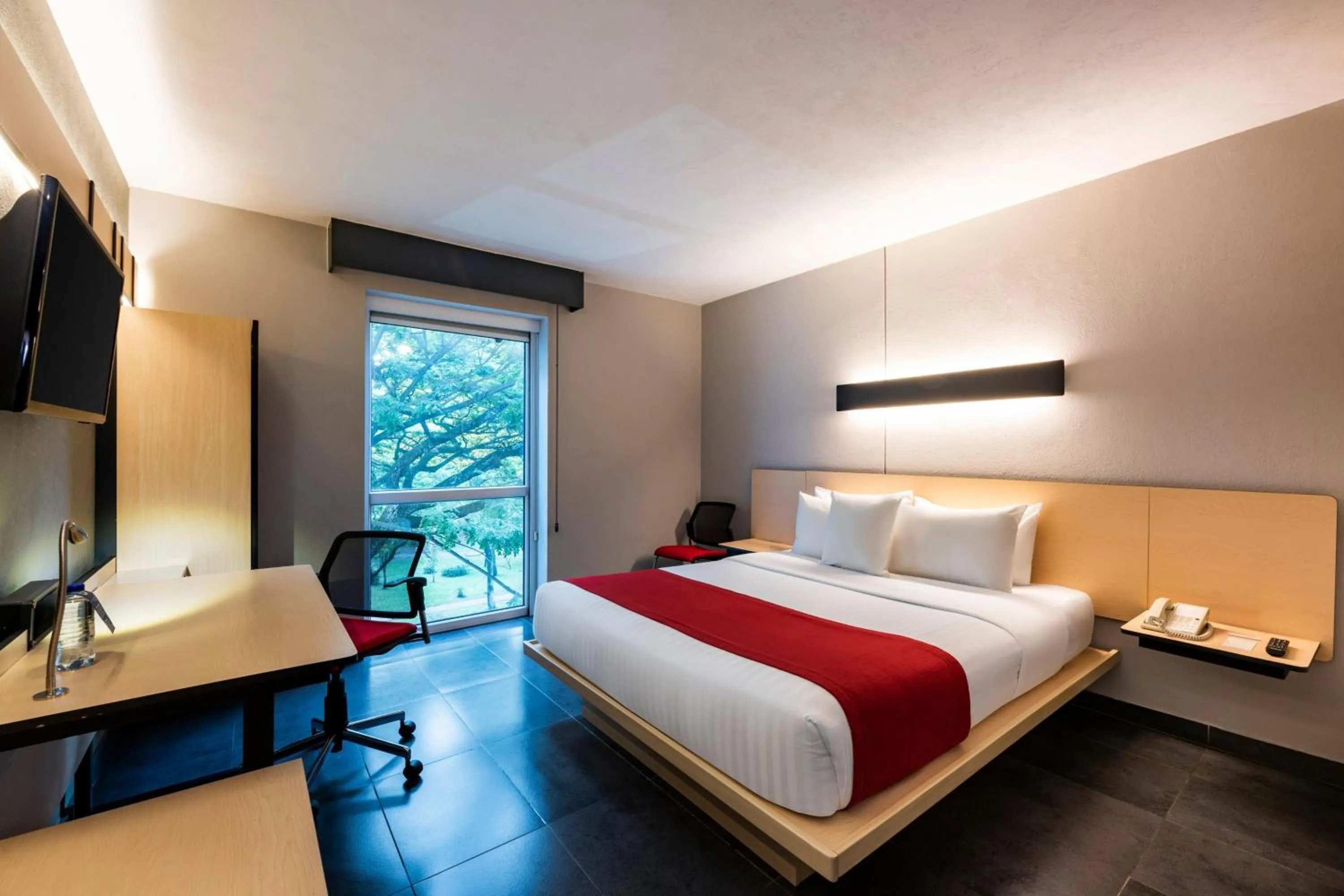 Bedroom, Bed in City Express Plus by Marriott Cali Colombia