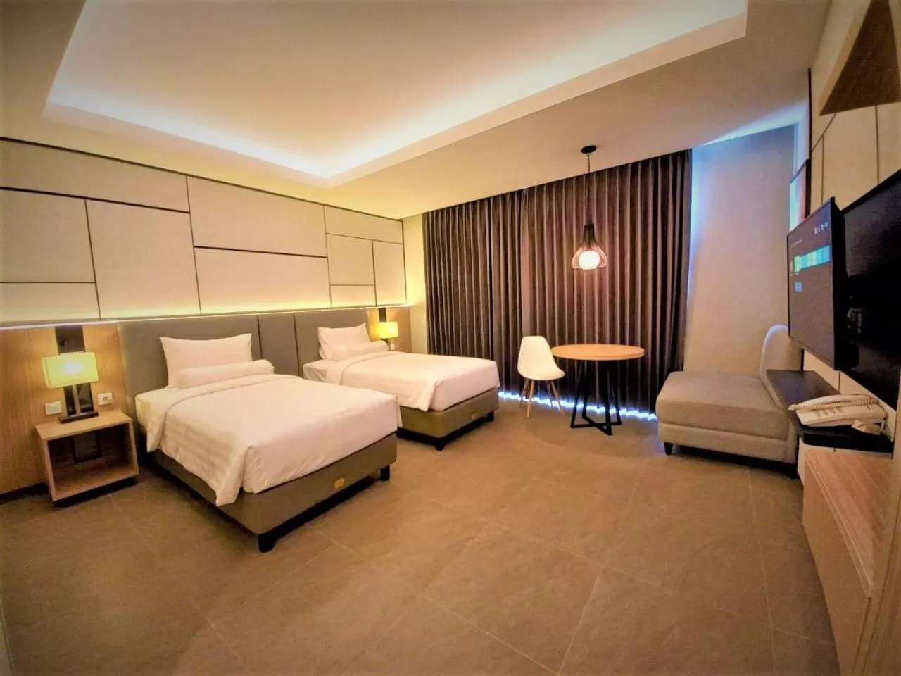 Bedroom, Bed in Front One King Hotel Tuban