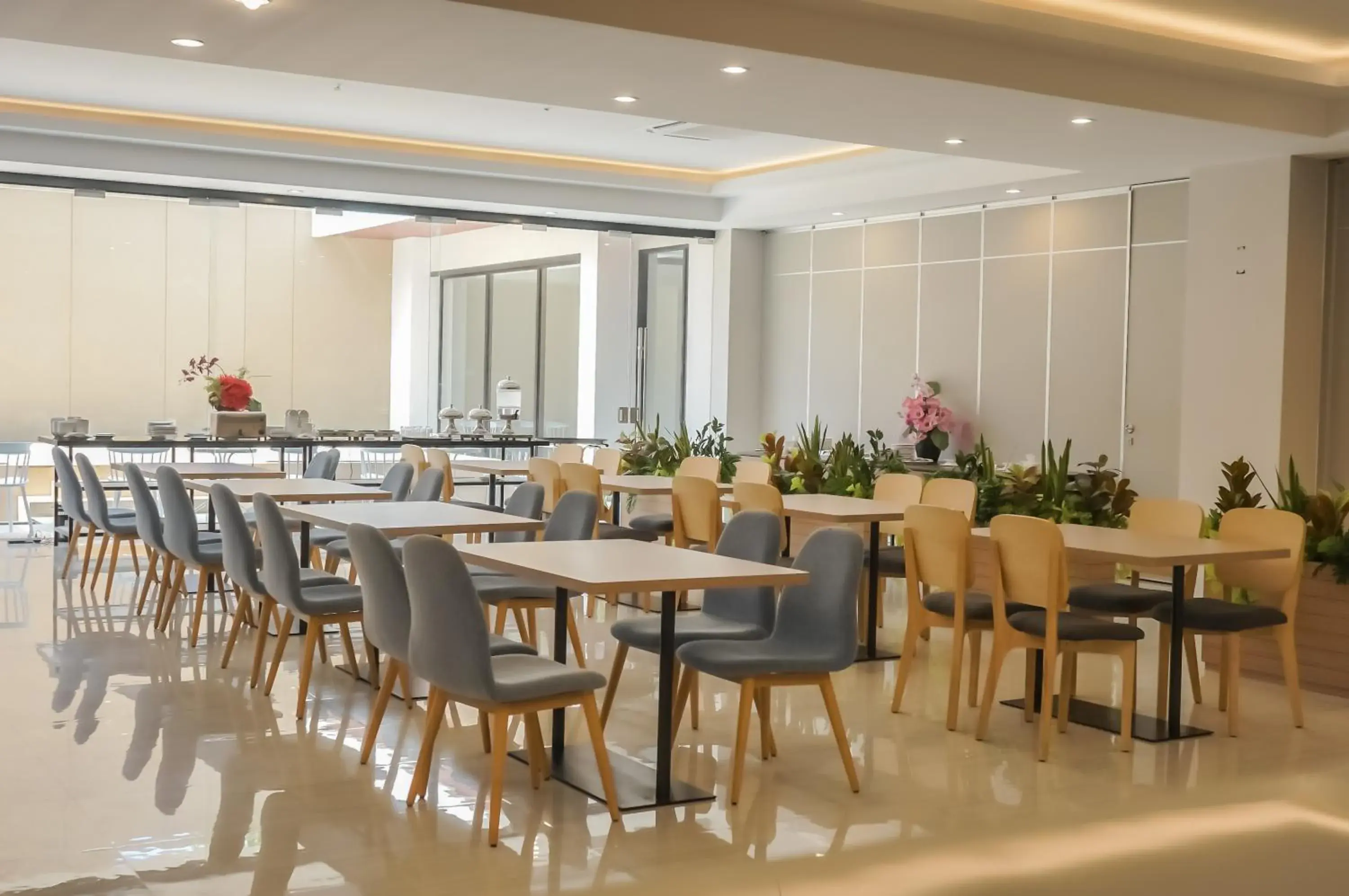 Restaurant/places to eat in Front One King Hotel Tuban Restaurant/places to eat in Front One King Hotel Tuban