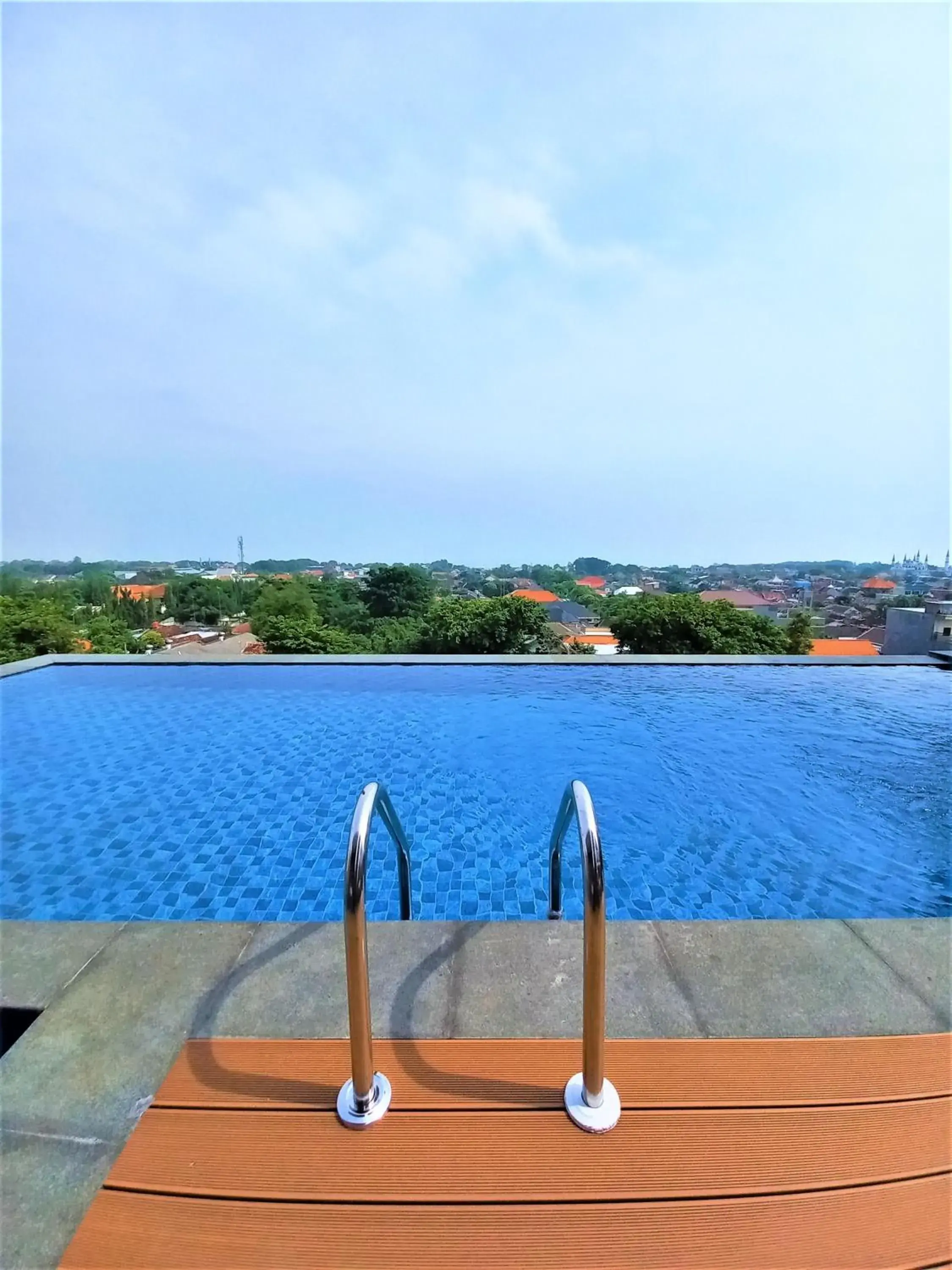 Swimming pool in Front One King Hotel Tuban Swimming pool in Front One King Hotel Tuban