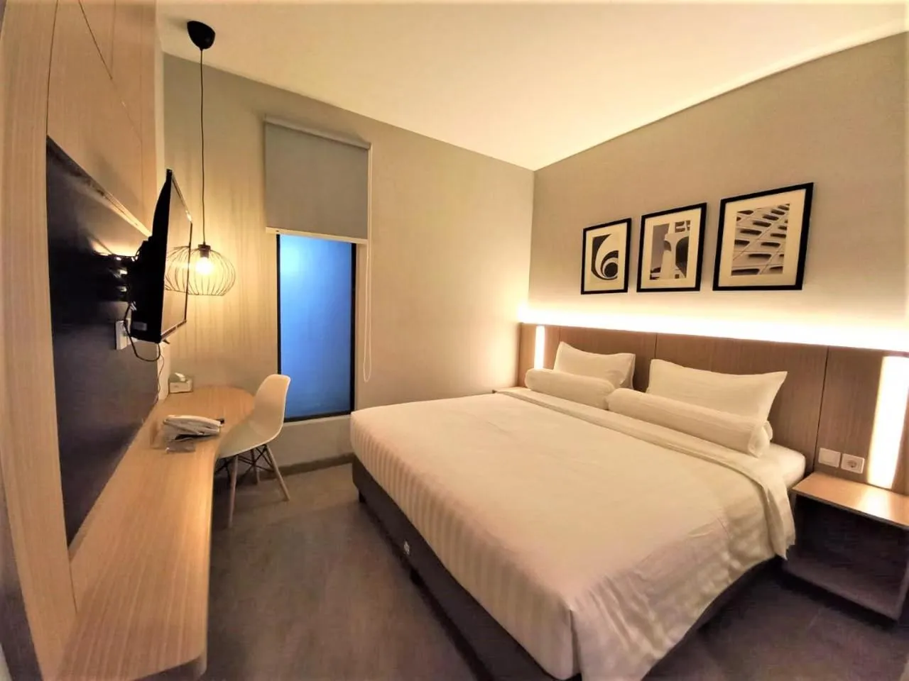 Bed in Front One King Hotel Tuban