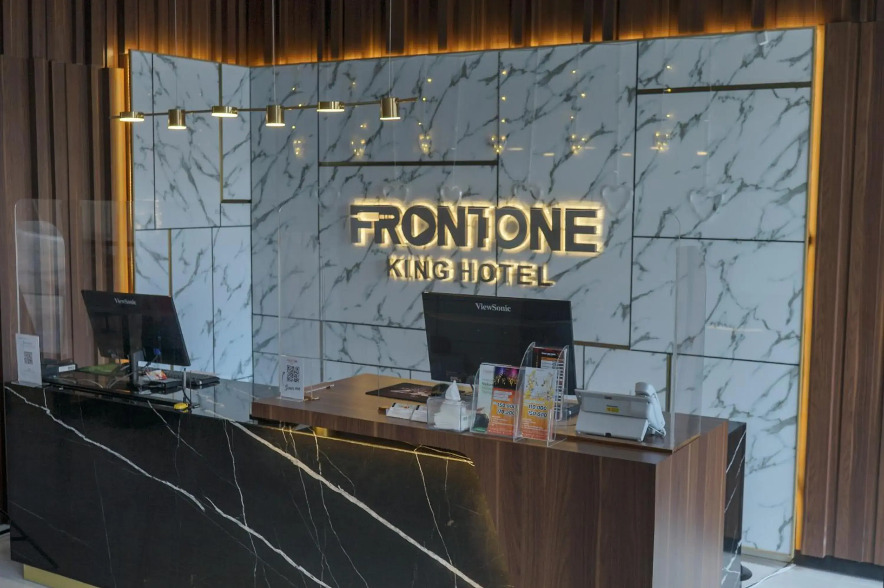 Lobby or reception in Front One King Hotel Tuban Lobby or reception in Front One King Hotel Tuban