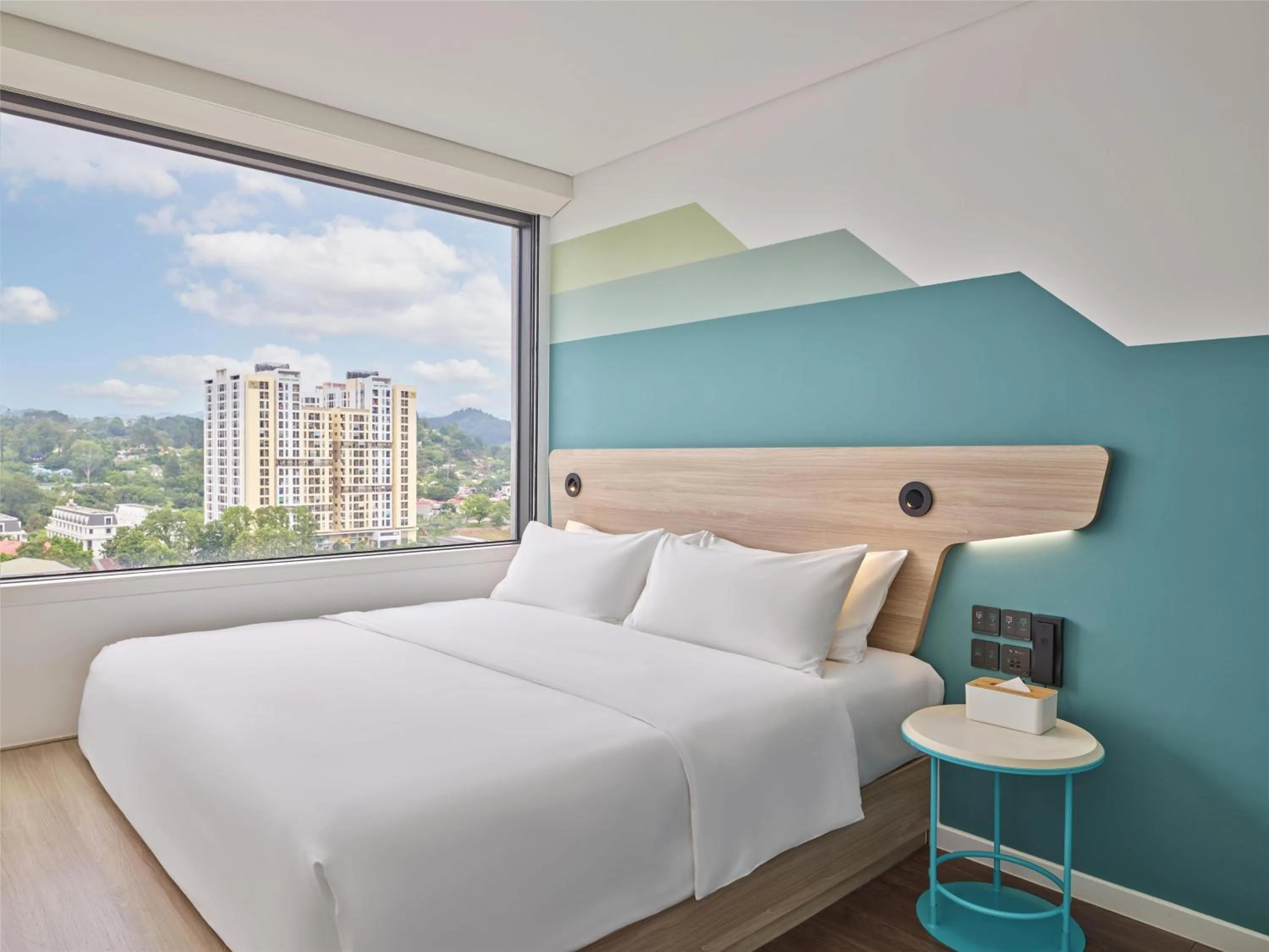 Bed in Tru by Hilton Lang Son City Centre