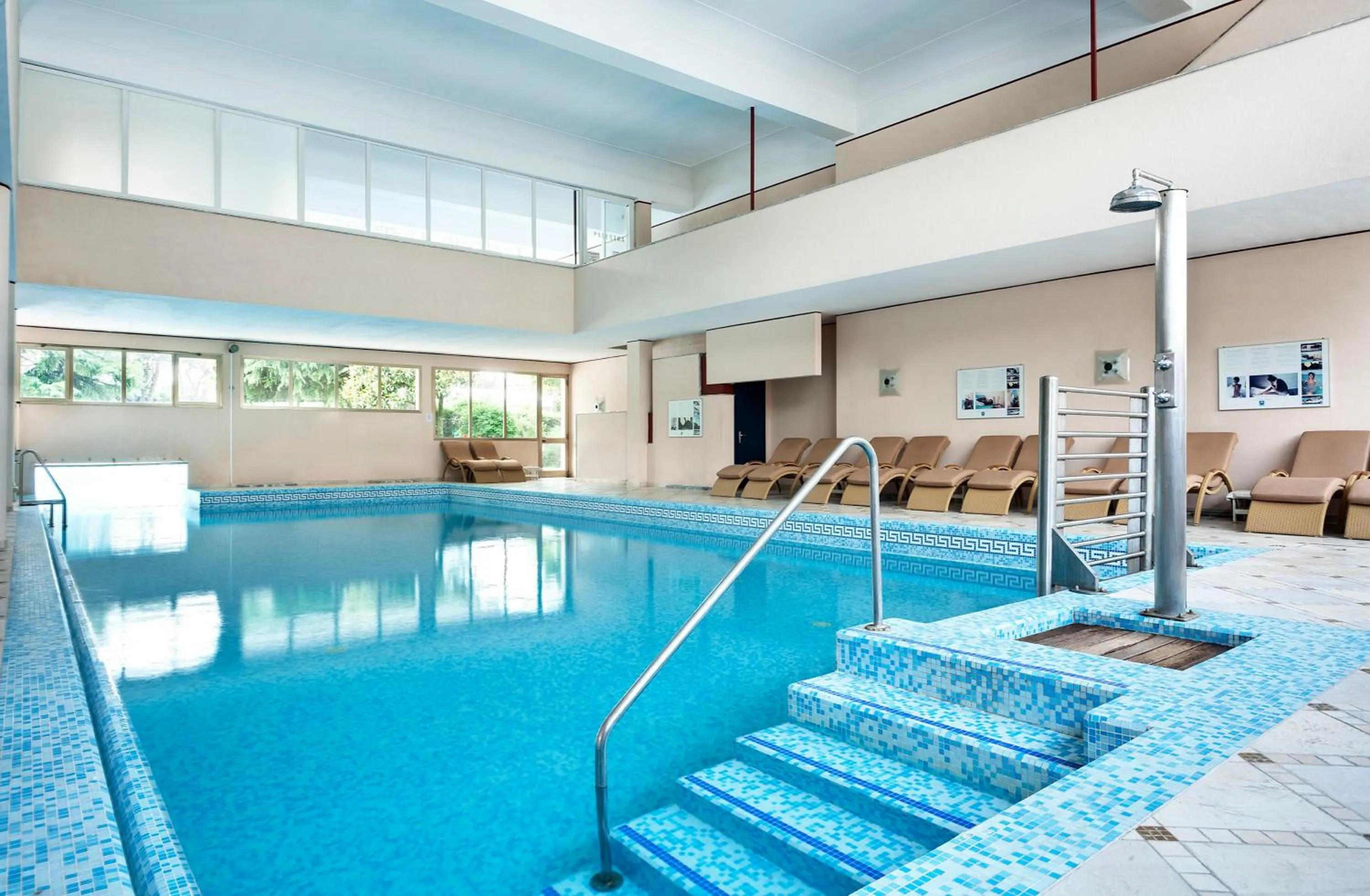 Swimming pool in Hotel Terme Bologna
