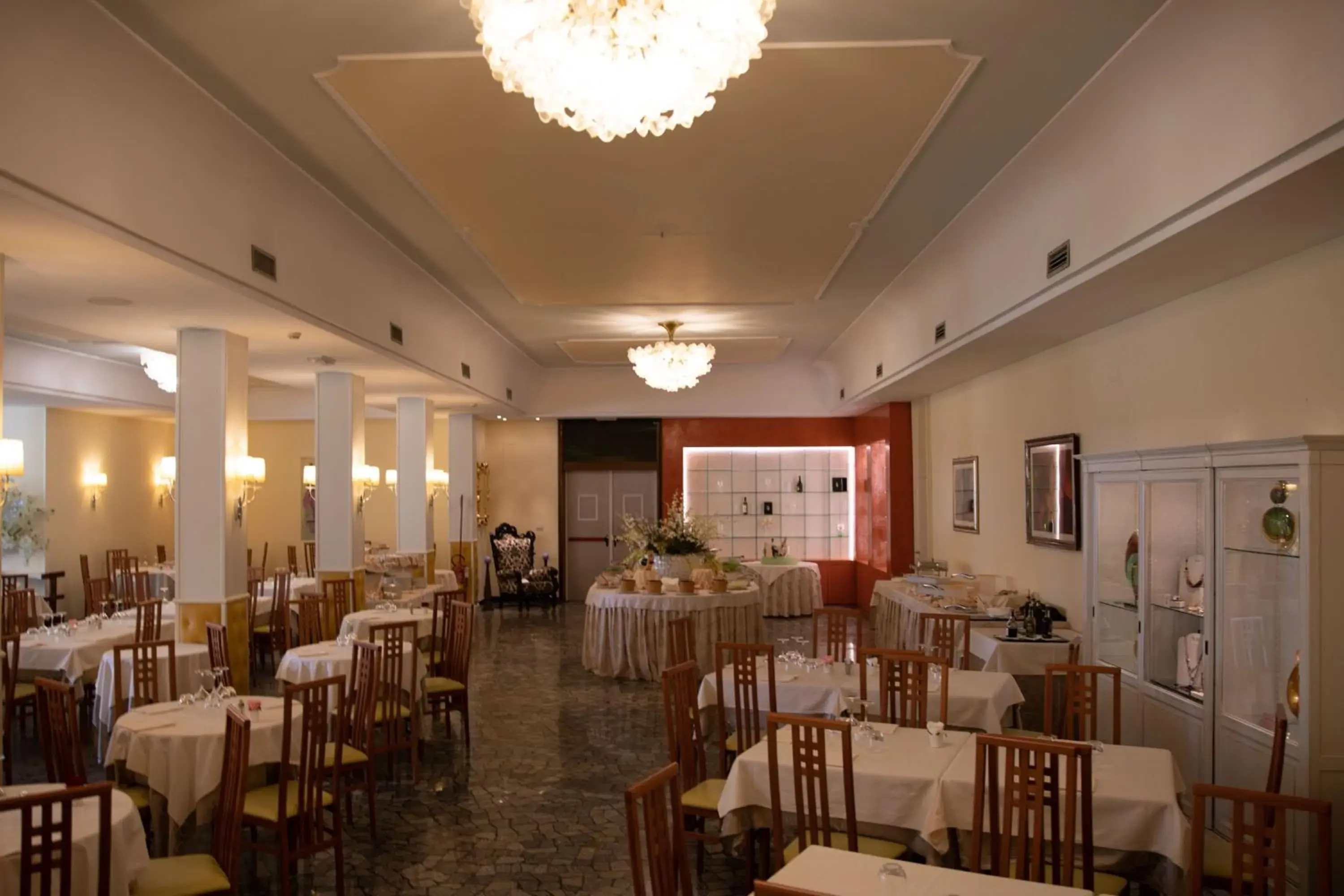 Restaurant/places to eat in Hotel Terme Bologna Restaurant/places to eat in Hotel Terme Bologna