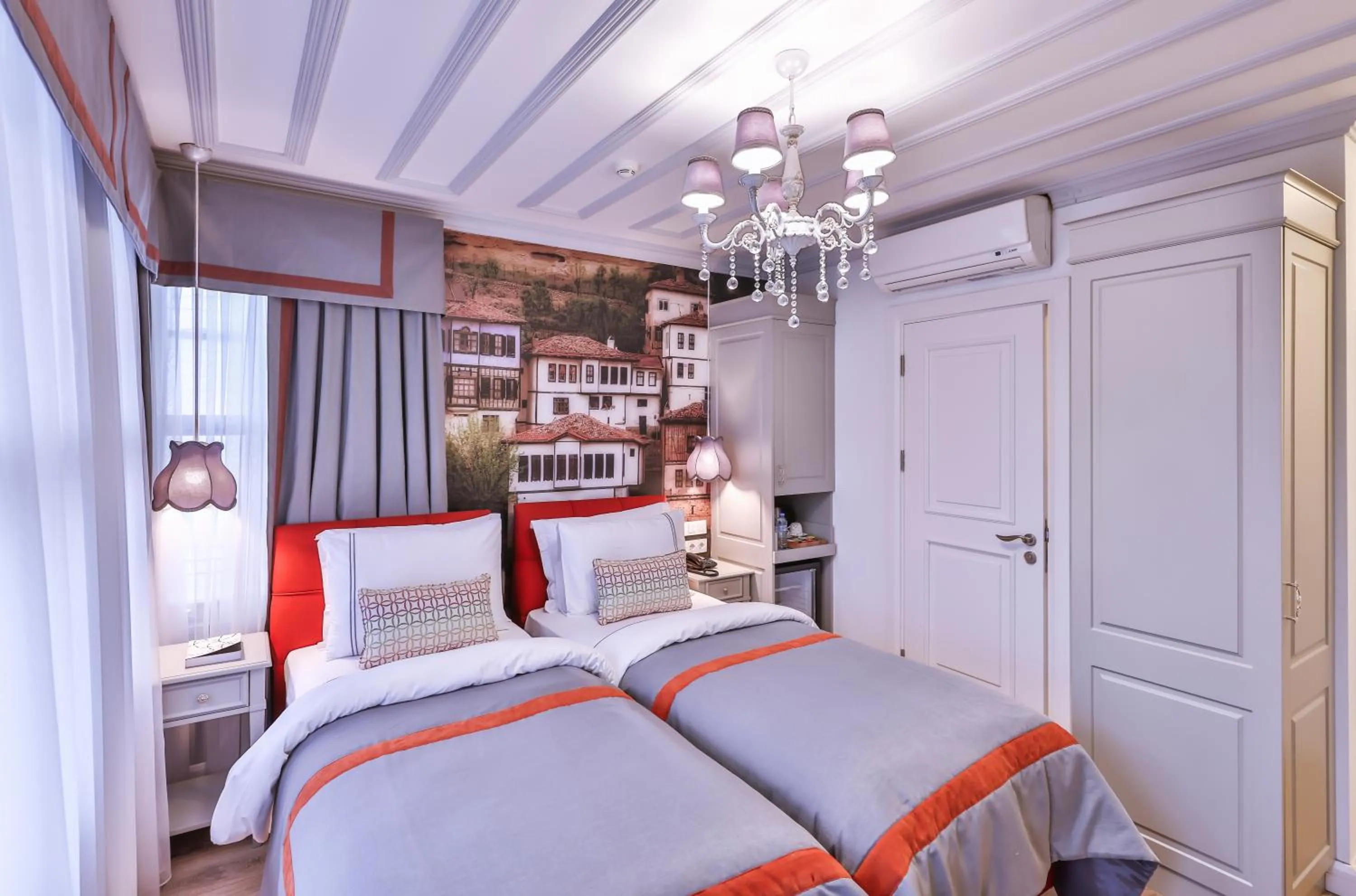 Bedroom, Bed in 9 Doors Hotel