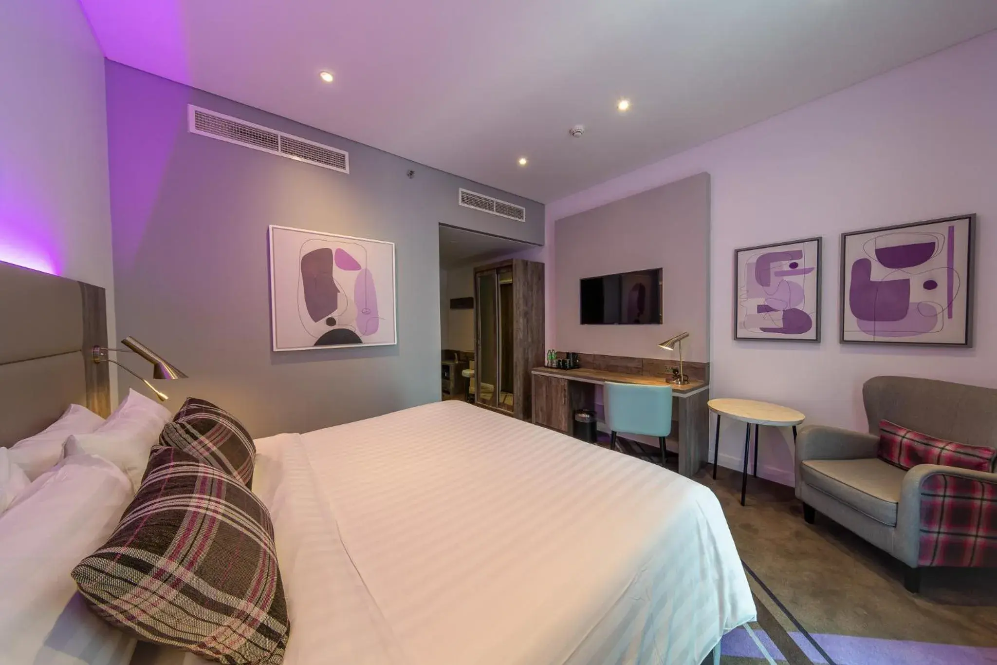 Double Room - Non Smoking - Drop off to Public Beach and Metro in Premier Inn Dubai Barsha Heights Double Room - Non Smoking - Drop off to Public Beach and Metro in Premier Inn Dubai Barsha Heights