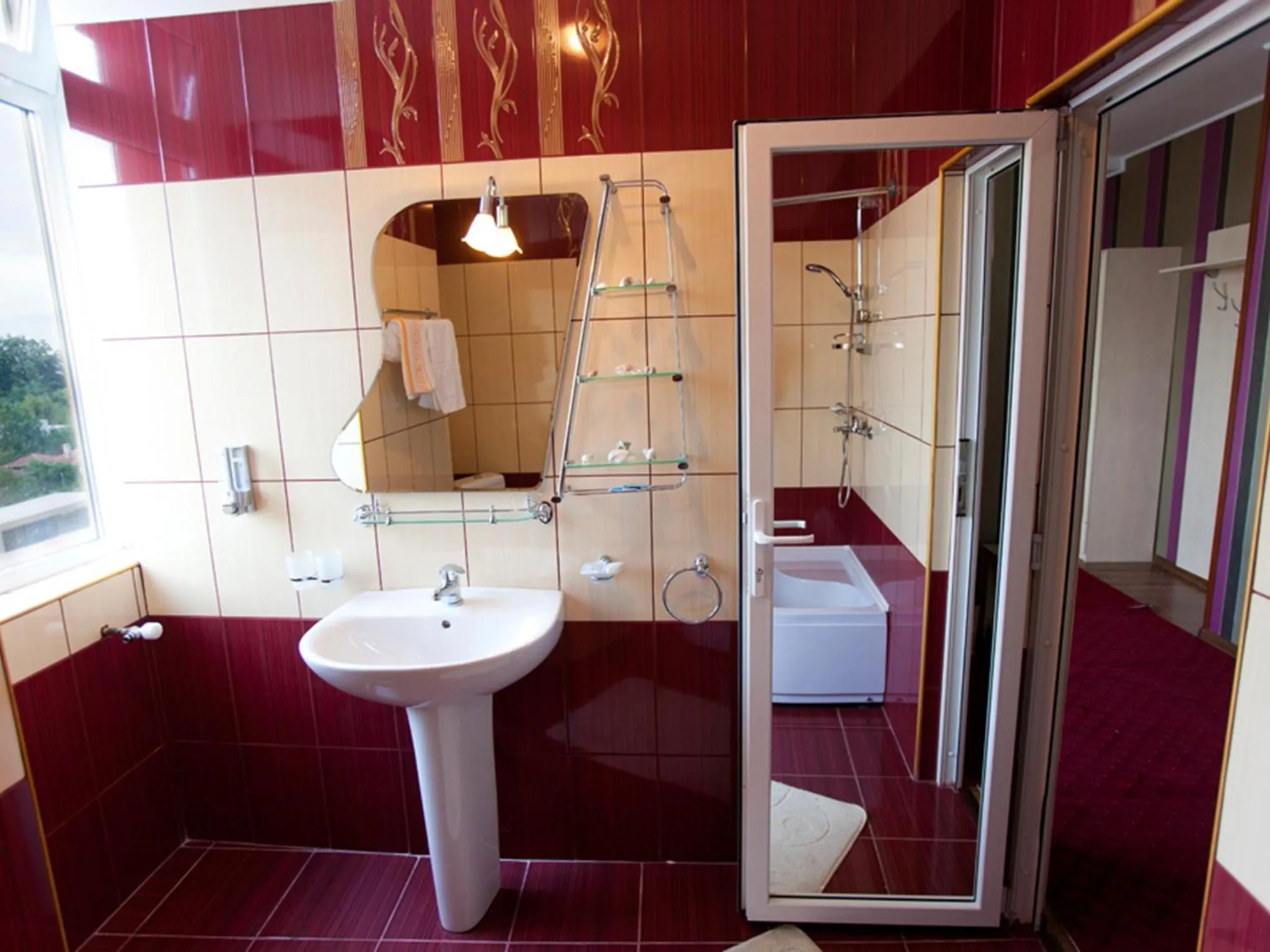 Day, Bathroom in Hotel La Gil